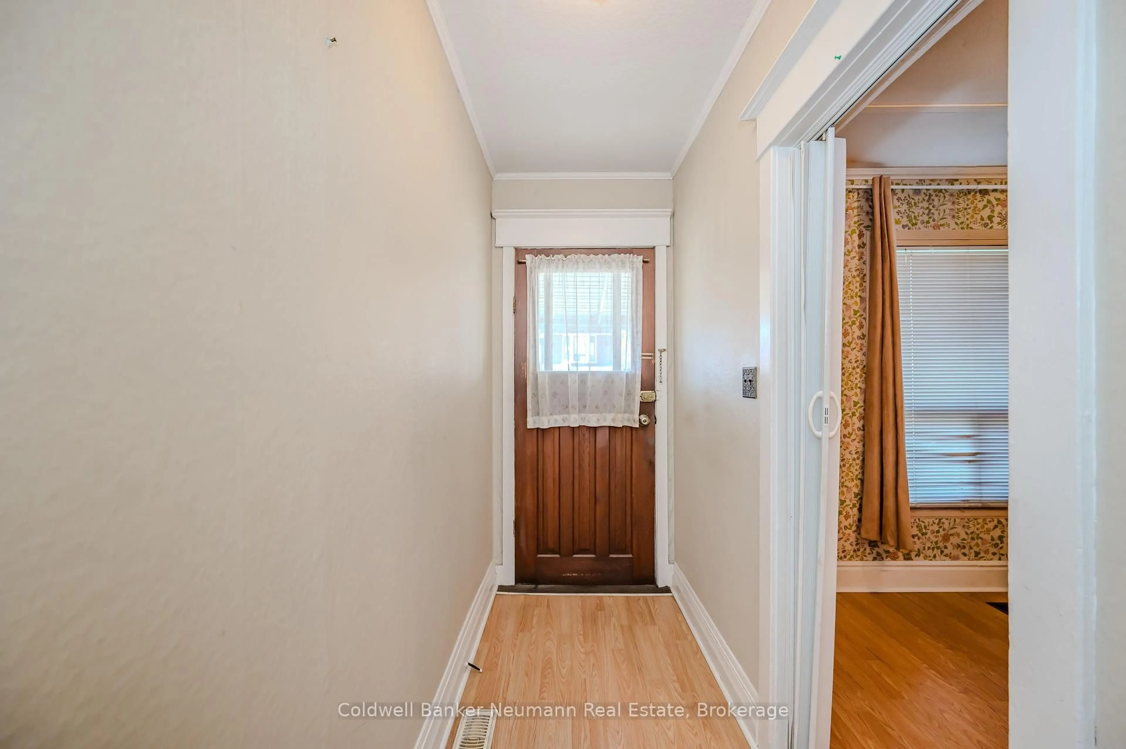 Indoor entryway for 25 Blandford St, Toronto Ontario M6E 3A6