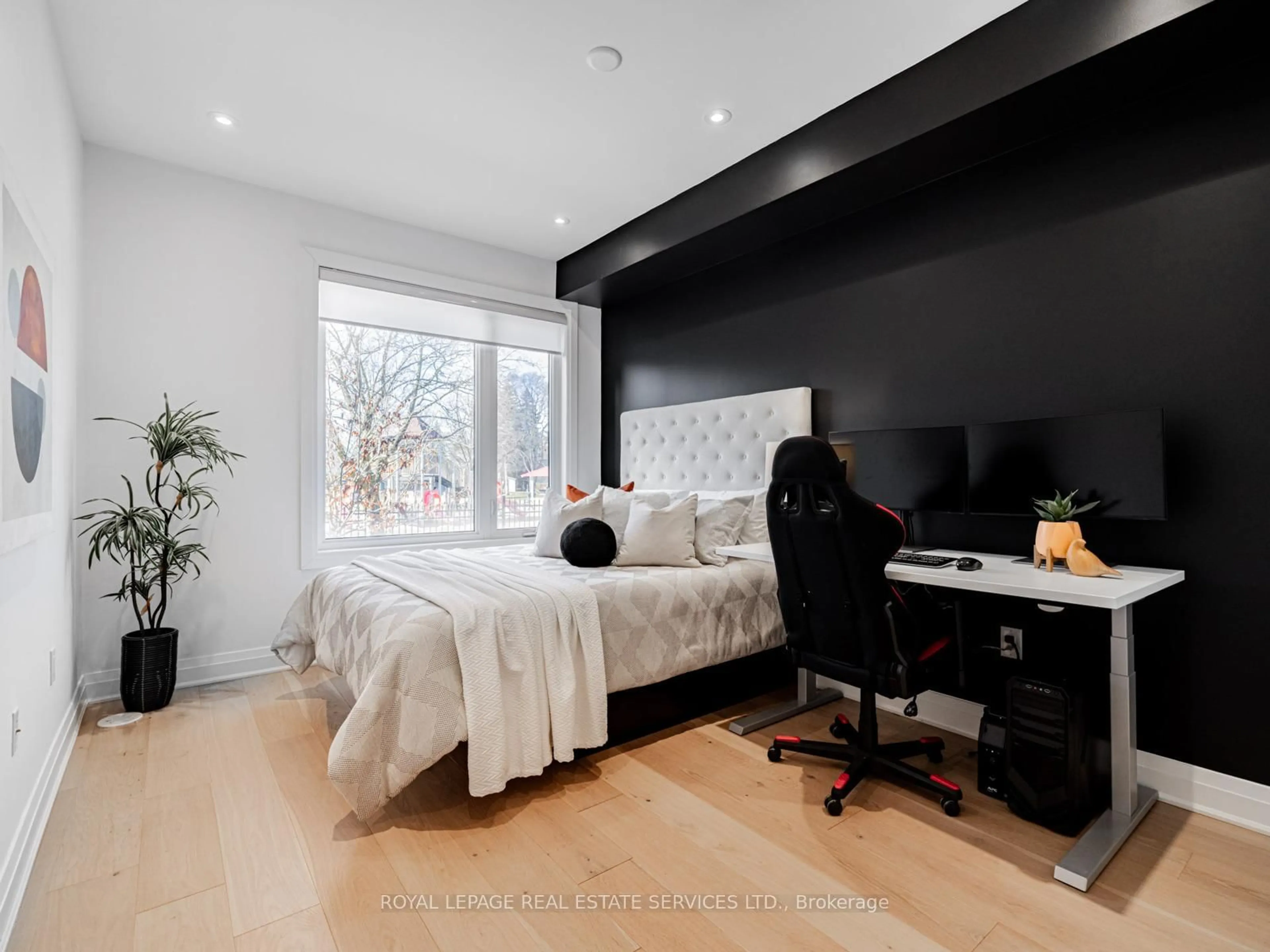 Bedroom with bed, wood/laminate floor for 14 Chinook Tr, Toronto Ontario M3B 0B4