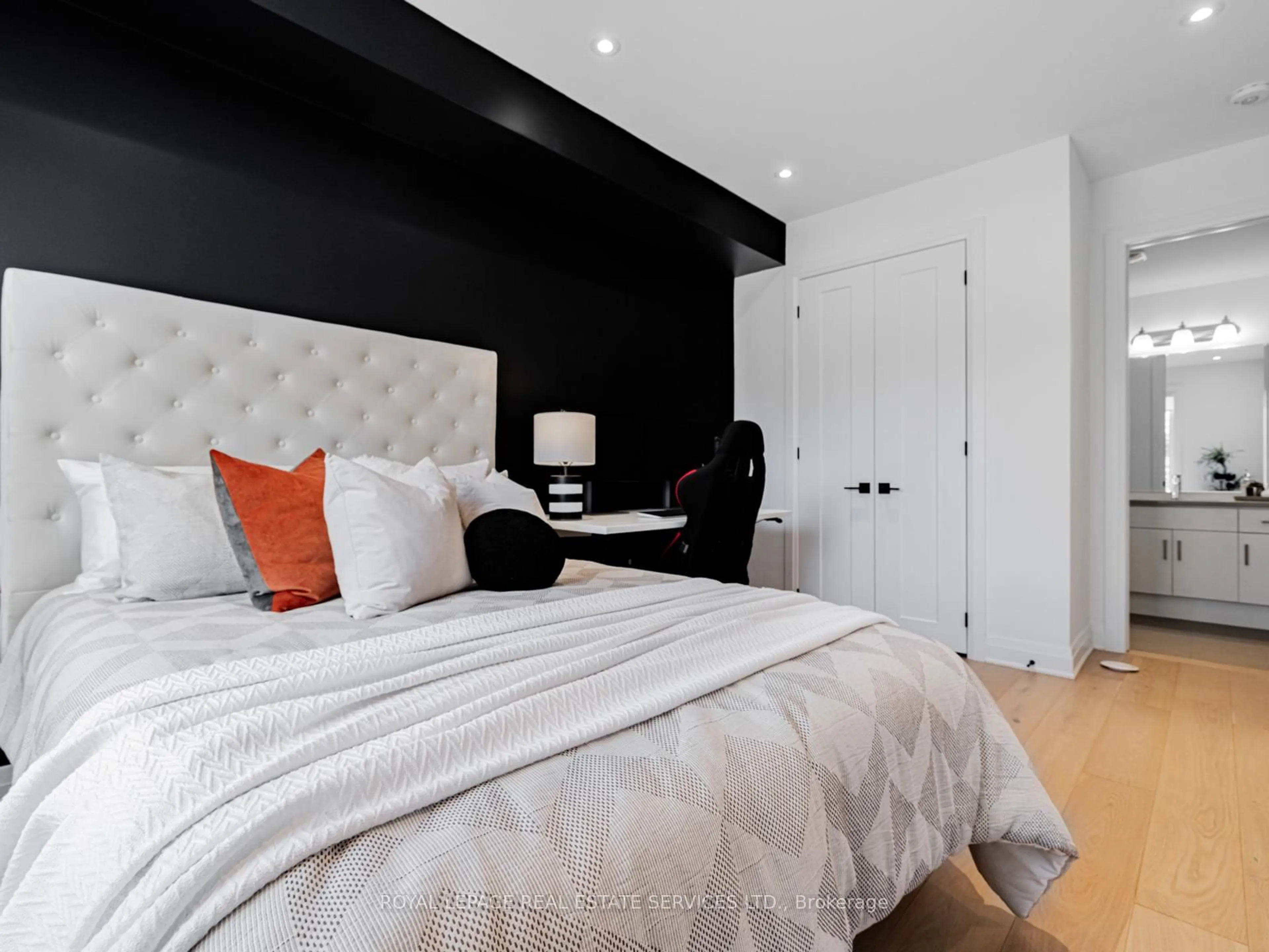 Bedroom with bed, wood/laminate floor for 14 Chinook Tr, Toronto Ontario M3B 0B4