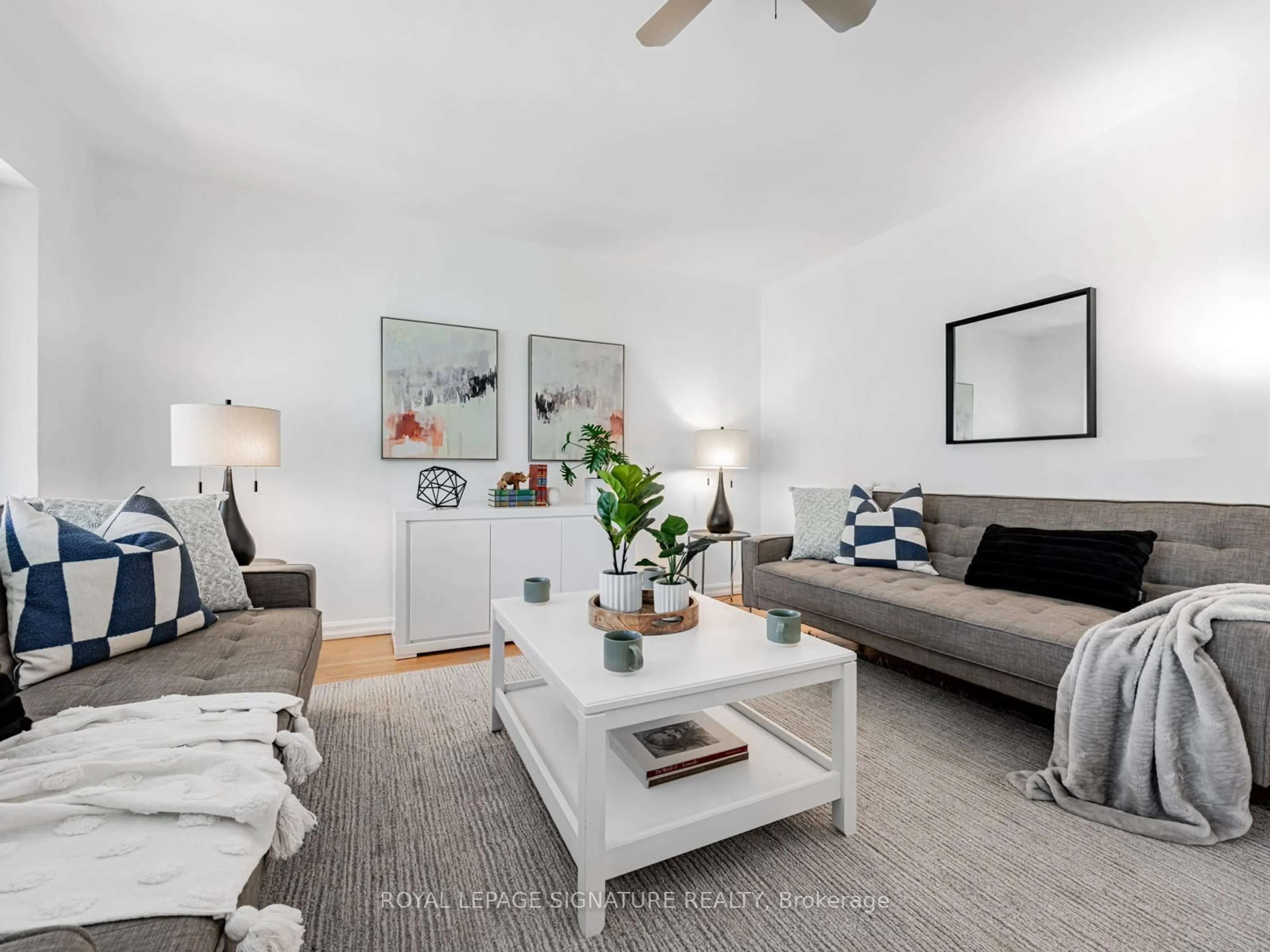 Living room with furniture, unknown for 43 Hemford Cres, Toronto Ontario M3B 2S4
