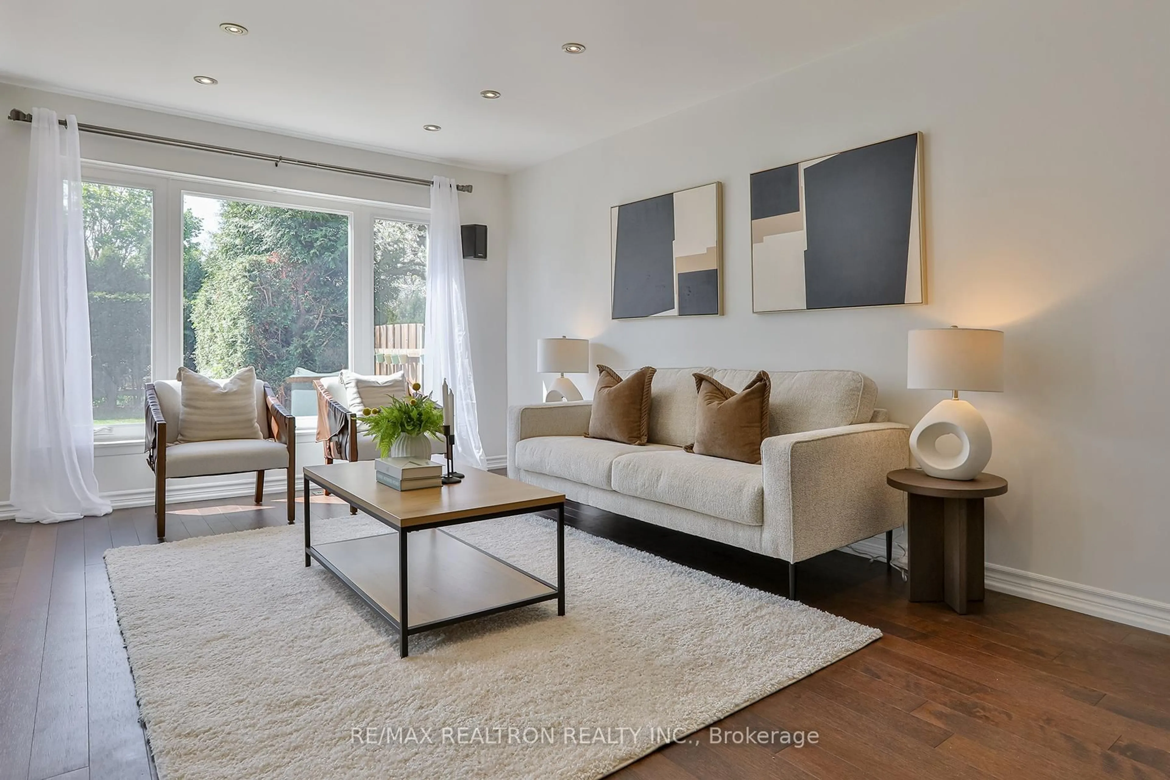 Living room with furniture, unknown for 57 Clydesdale Dr, Toronto Ontario M2J 3N1