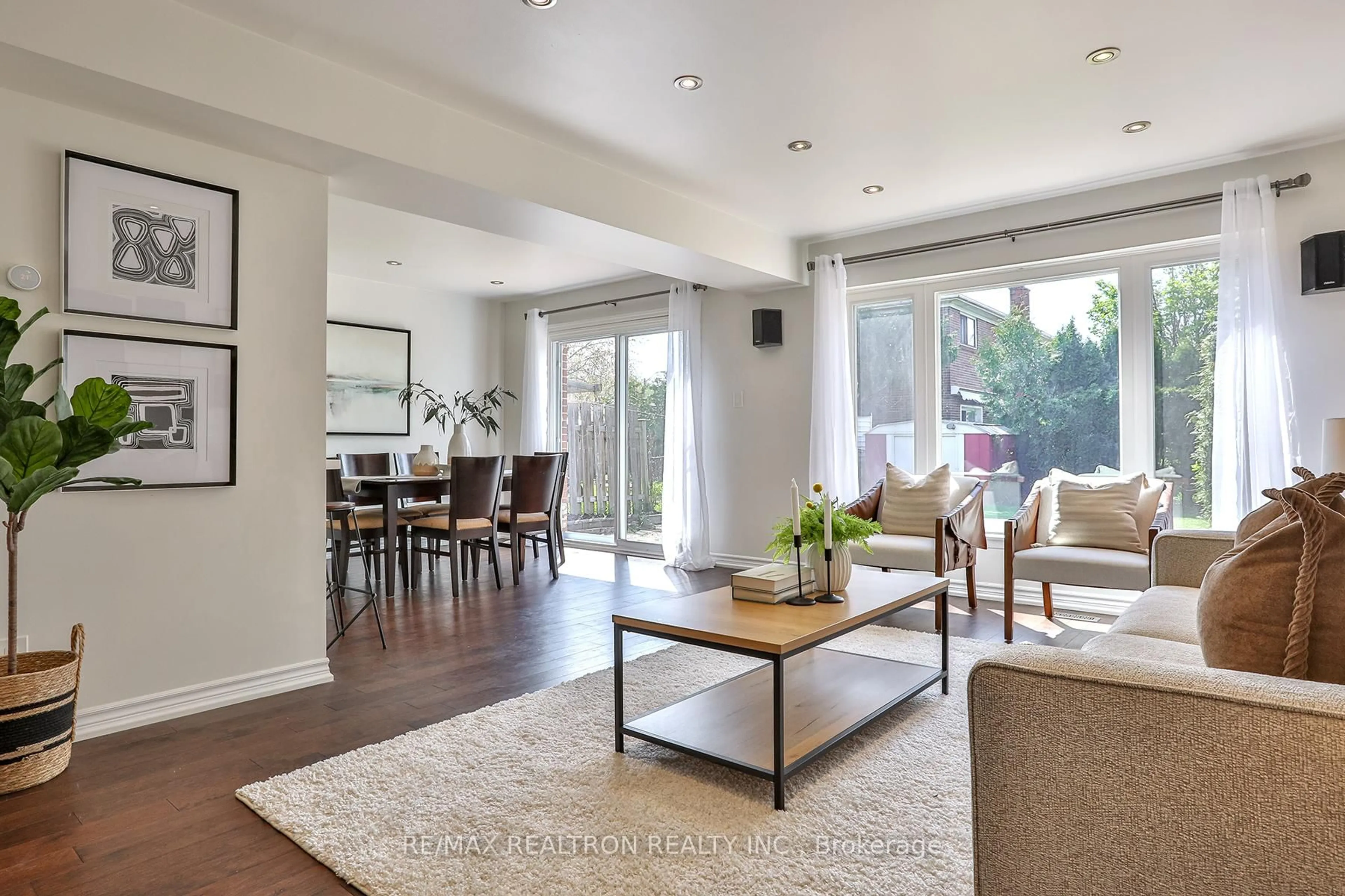 Living room with furniture, unknown for 57 Clydesdale Dr, Toronto Ontario M2J 3N1