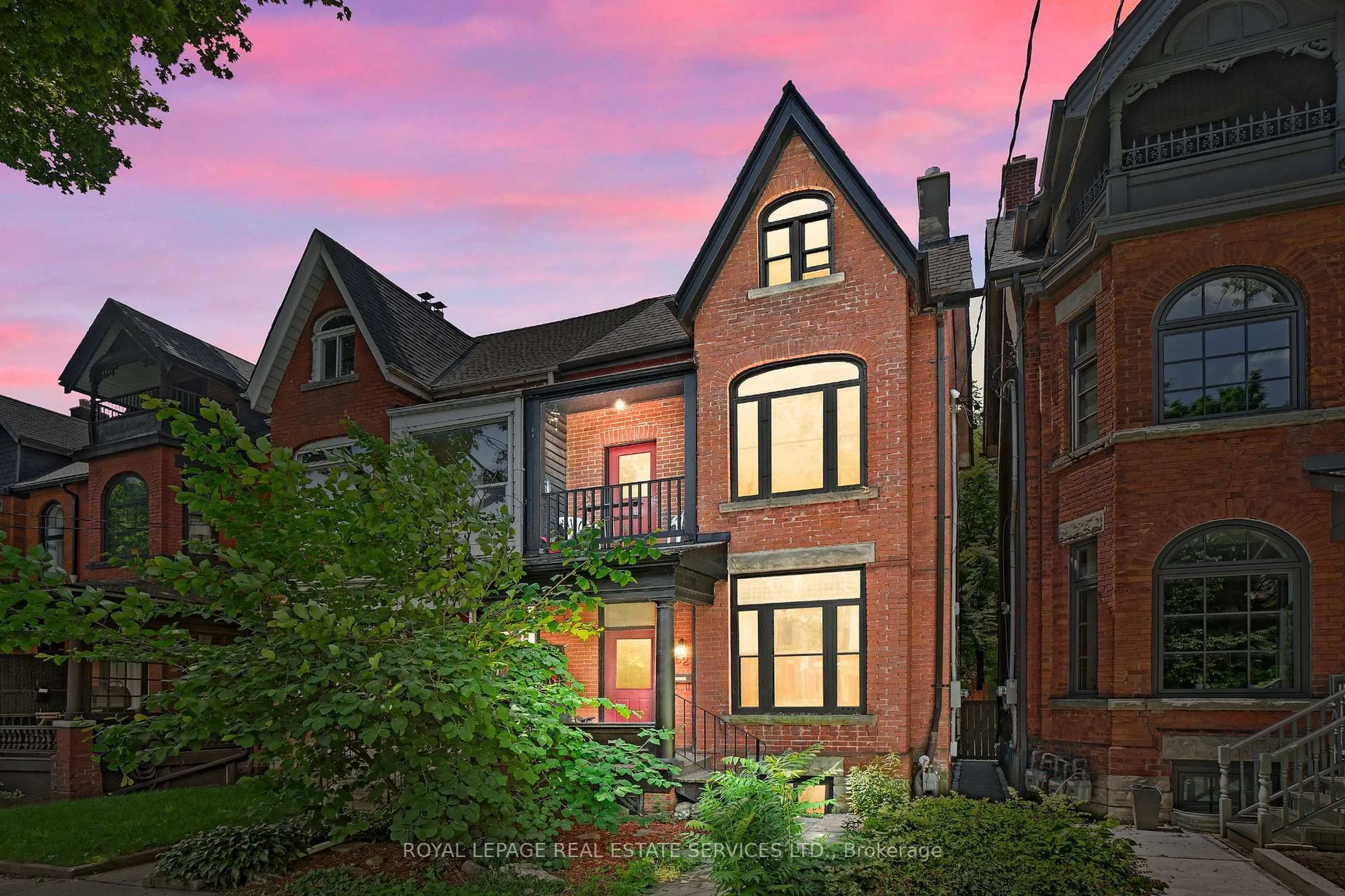 Home with brick exterior material, building for 62 Lakeview Ave, Toronto Ontario M6J 3B3