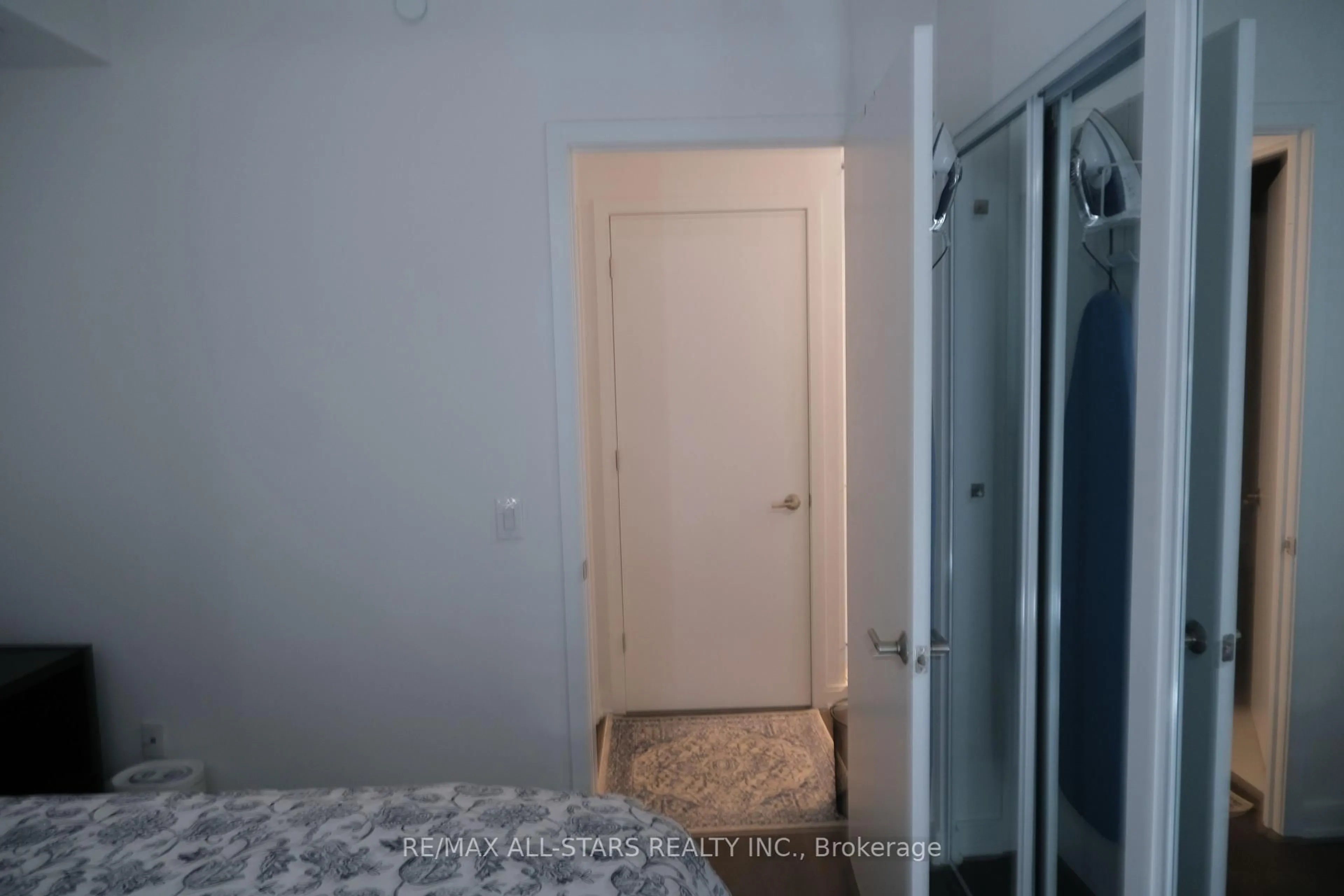 A pic of a room for 130 River St #1007, Toronto Ontario L6L 3B5