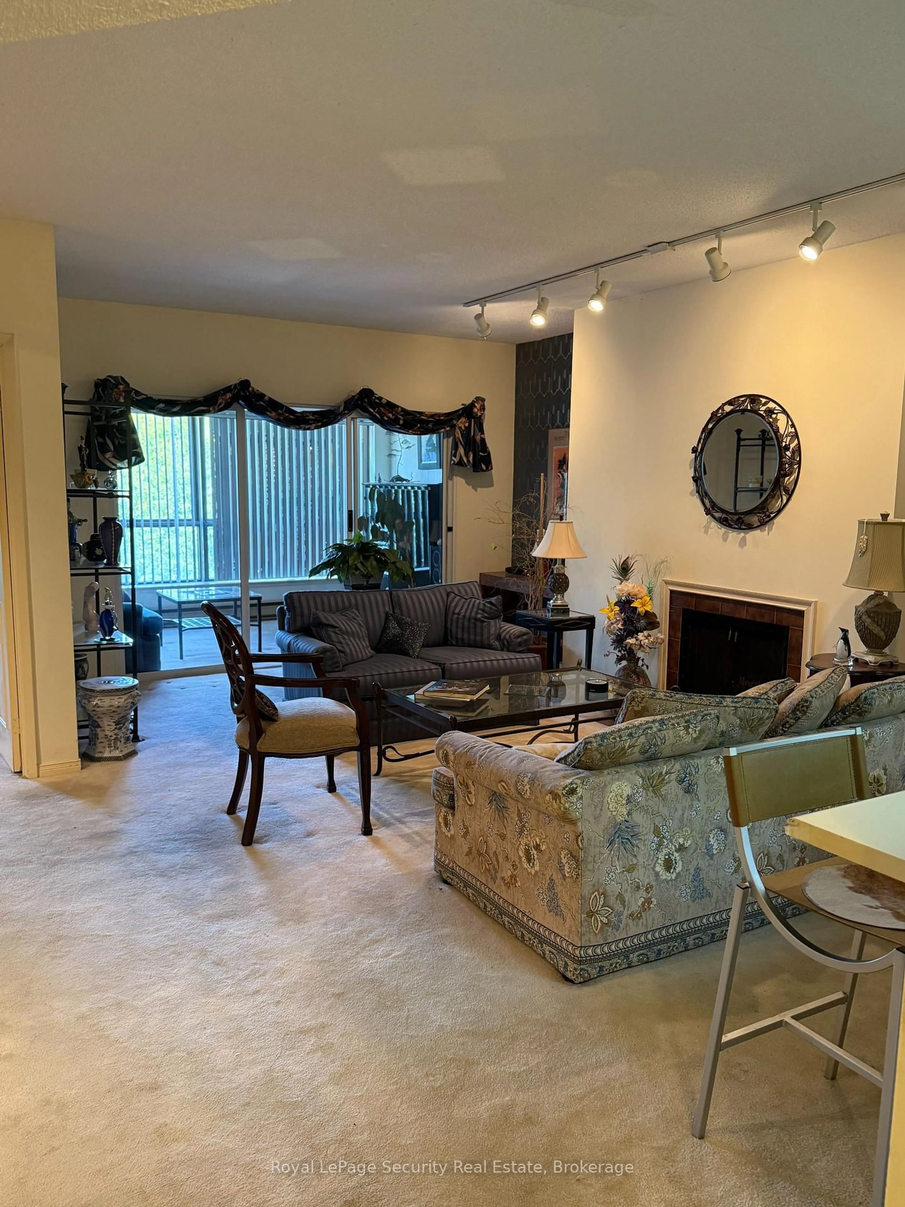 Living room with furniture, unknown for 20 Glebe Rd #10, Toronto Ontario M5P 1C9