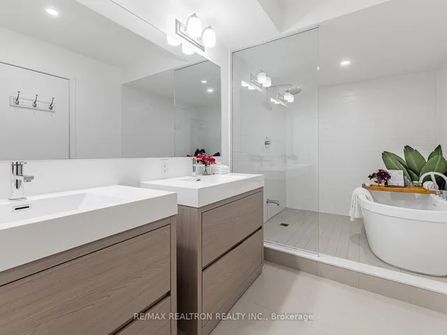 Additional property image - 109 Green Gardens Blvd
