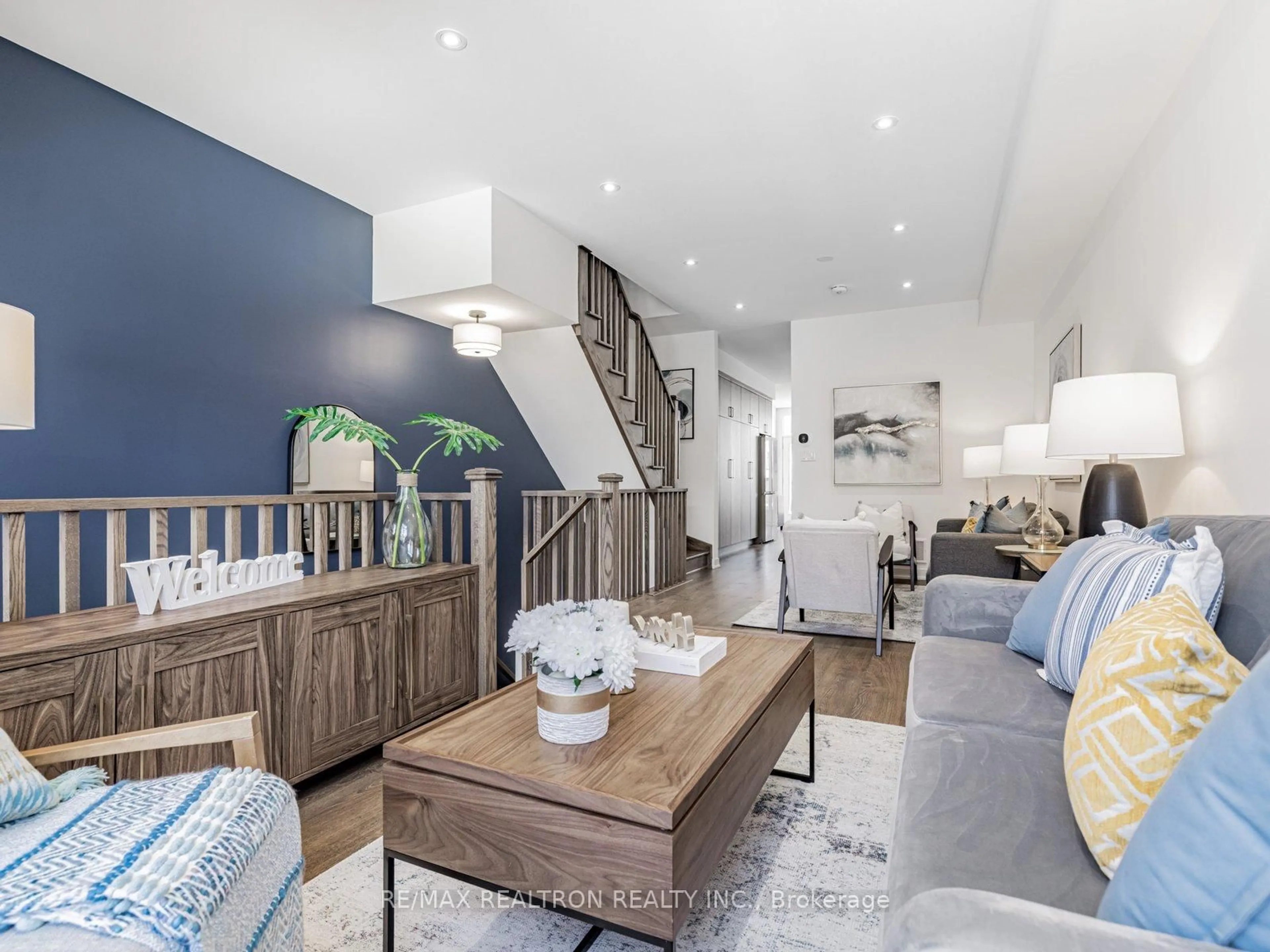 Living room with furniture, unknown for 109 Green Gardens Blvd, Toronto Ontario M6A 0E2