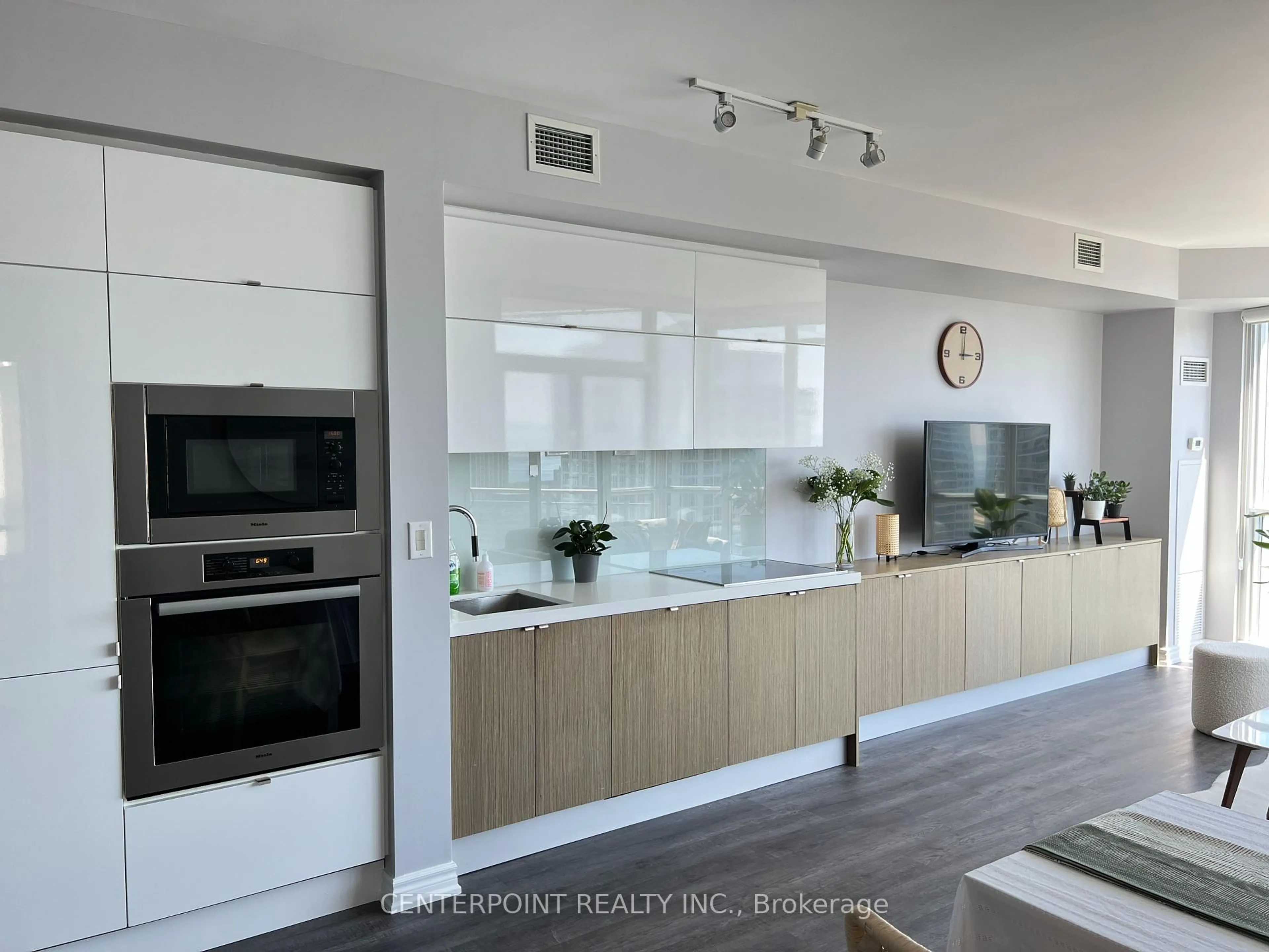 Open concept kitchen, unknown for 21 Iceboat Terr #4009, Toronto Ontario M5V 4A9