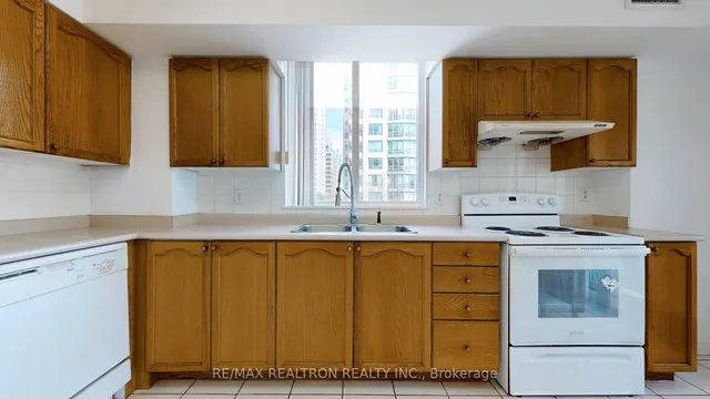 Additional property image - 28 Empress Ave Unit 505
