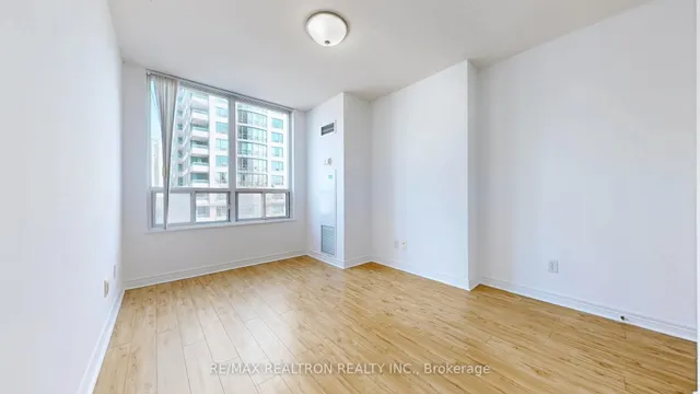 Additional property image - 28 Empress Ave Unit 505