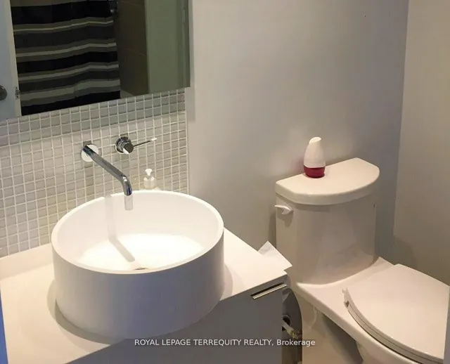 Additional property image - 185 Roehampton Ave Unit 1510