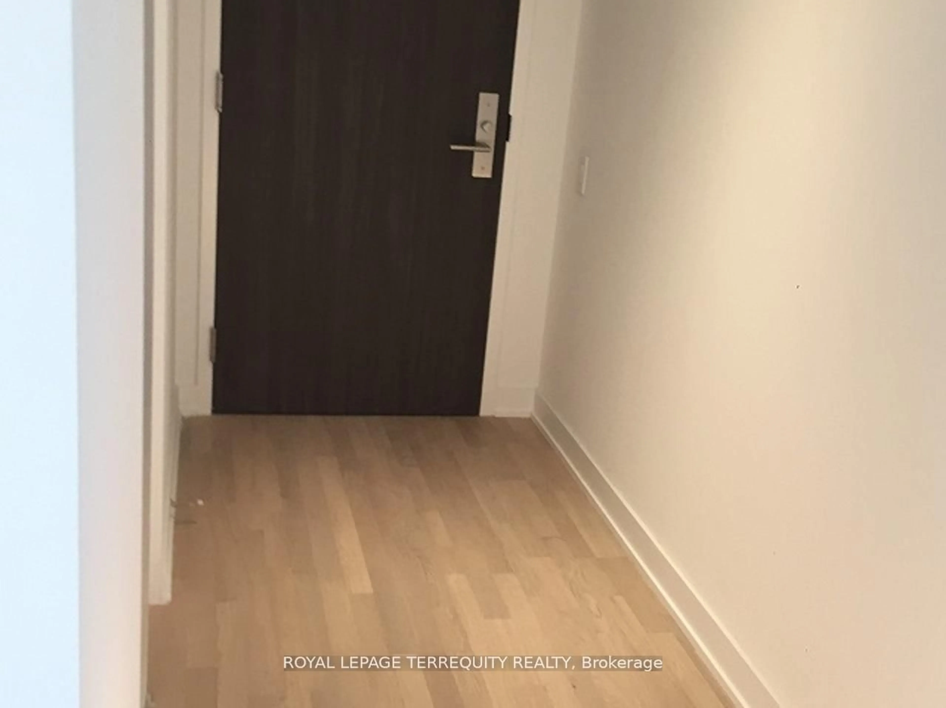 A pic of a room for 185 Roehampton Ave #1510, Toronto Ontario M4P 0C6
