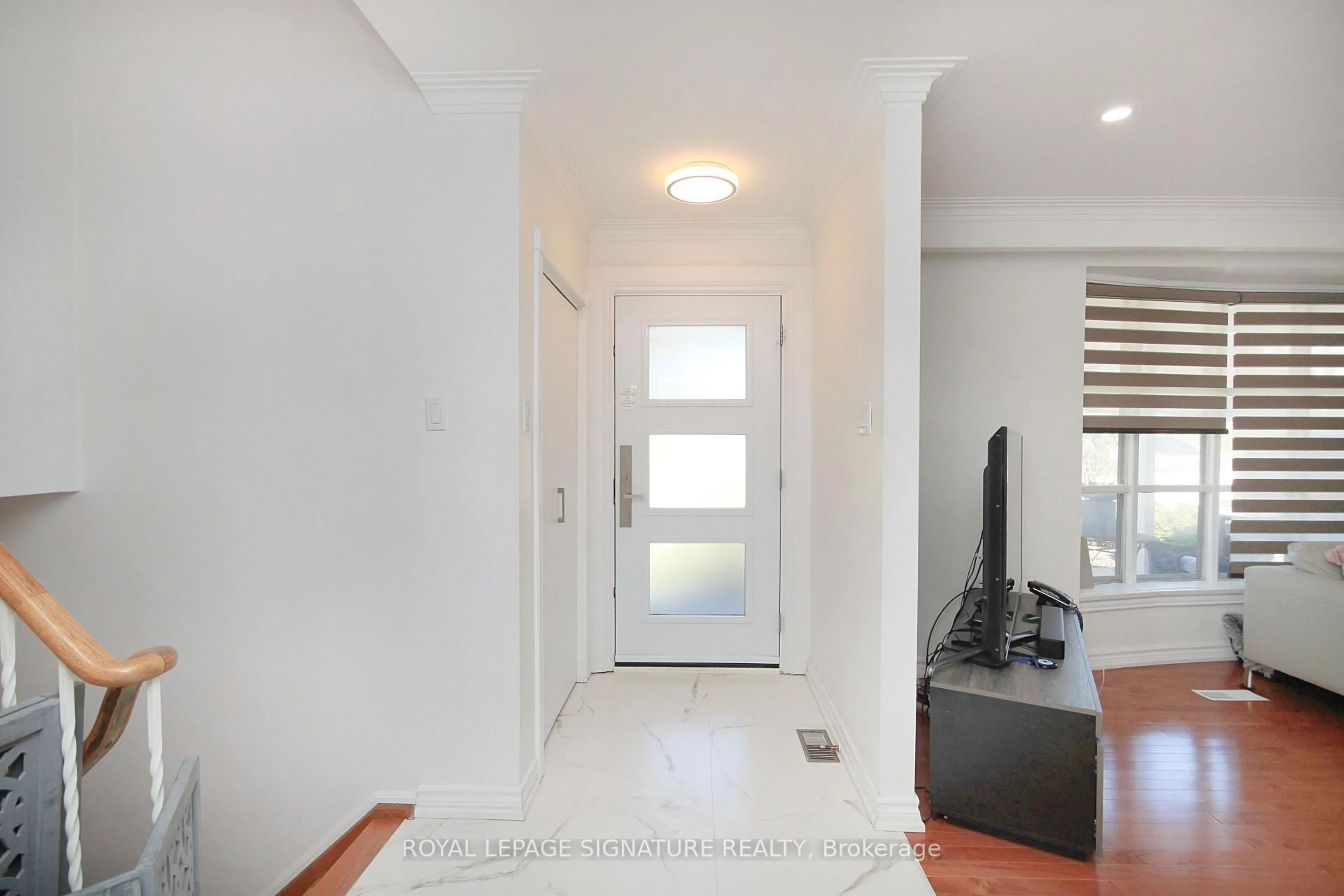 Indoor entryway for 29 Shamokin Dr, Toronto Ontario M3A 3H7