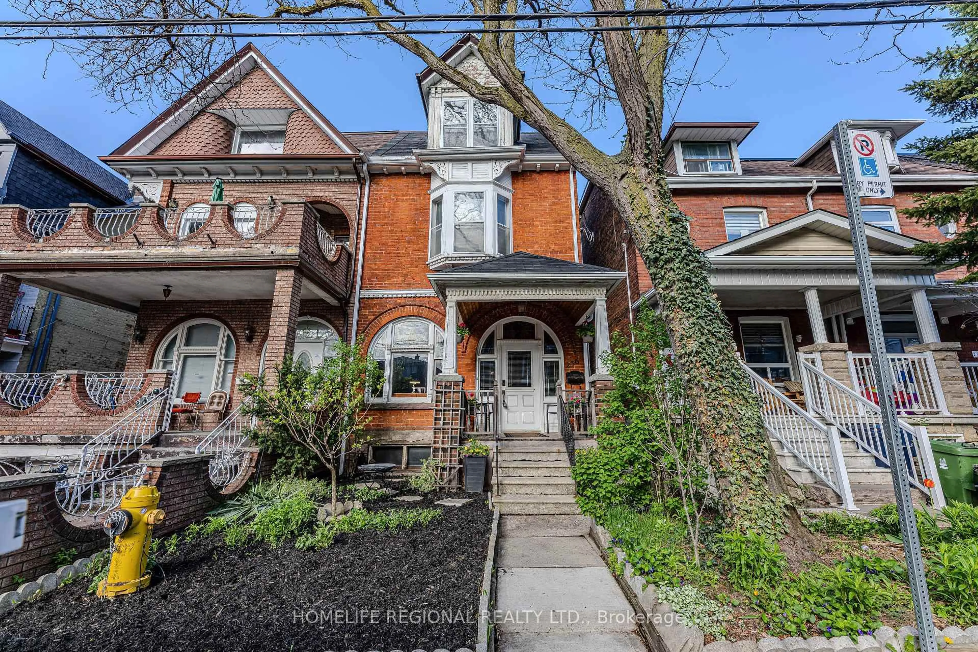 Home with brick exterior material, street for 236 Dovercourt Rd, Toronto Ontario M6J 3E1