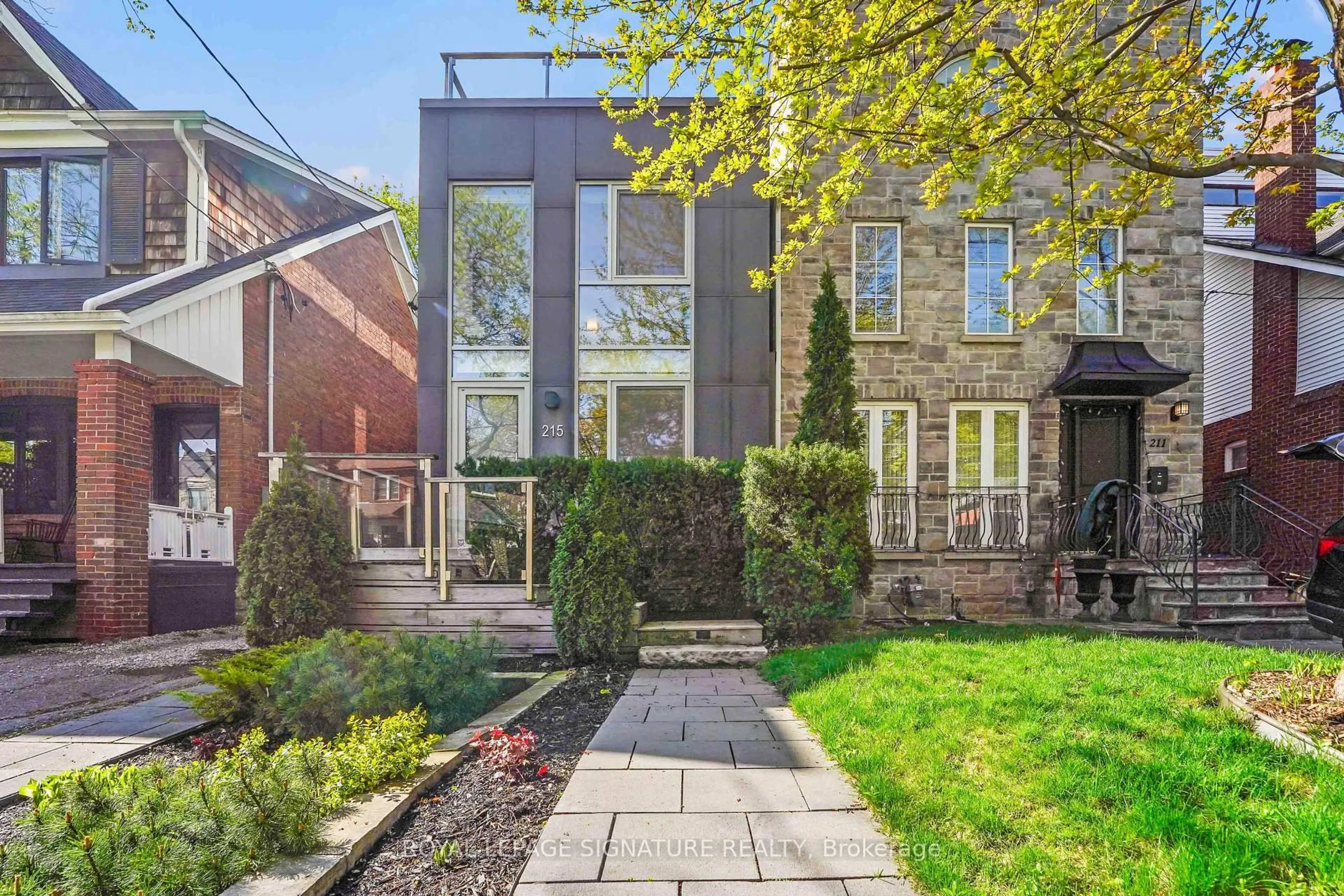 Home with brick exterior material, street for 215 Bowood Ave, Toronto Ontario M4N 1Y7