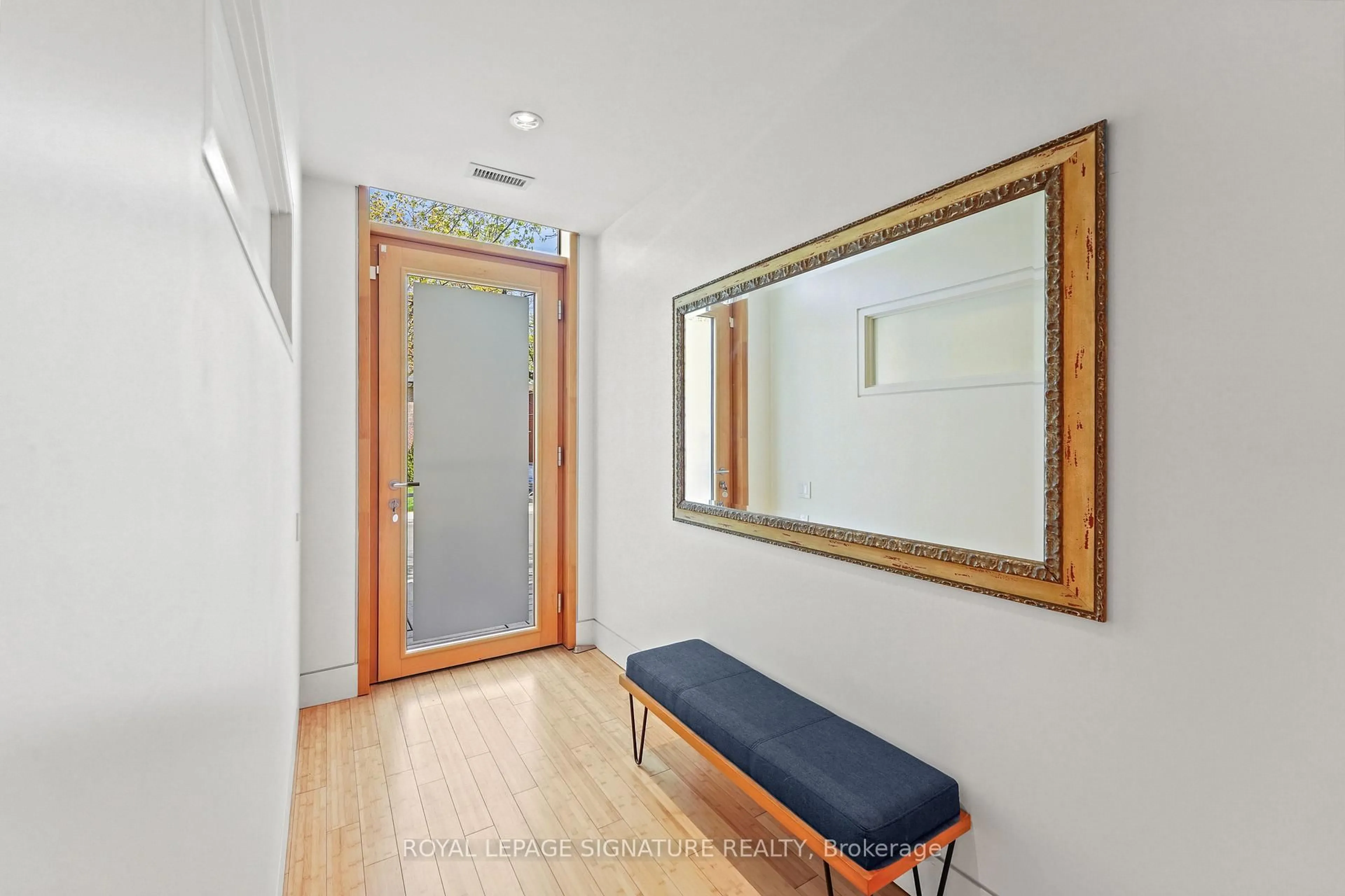 Indoor entryway for 215 Bowood Ave, Toronto Ontario M4N 1Y7