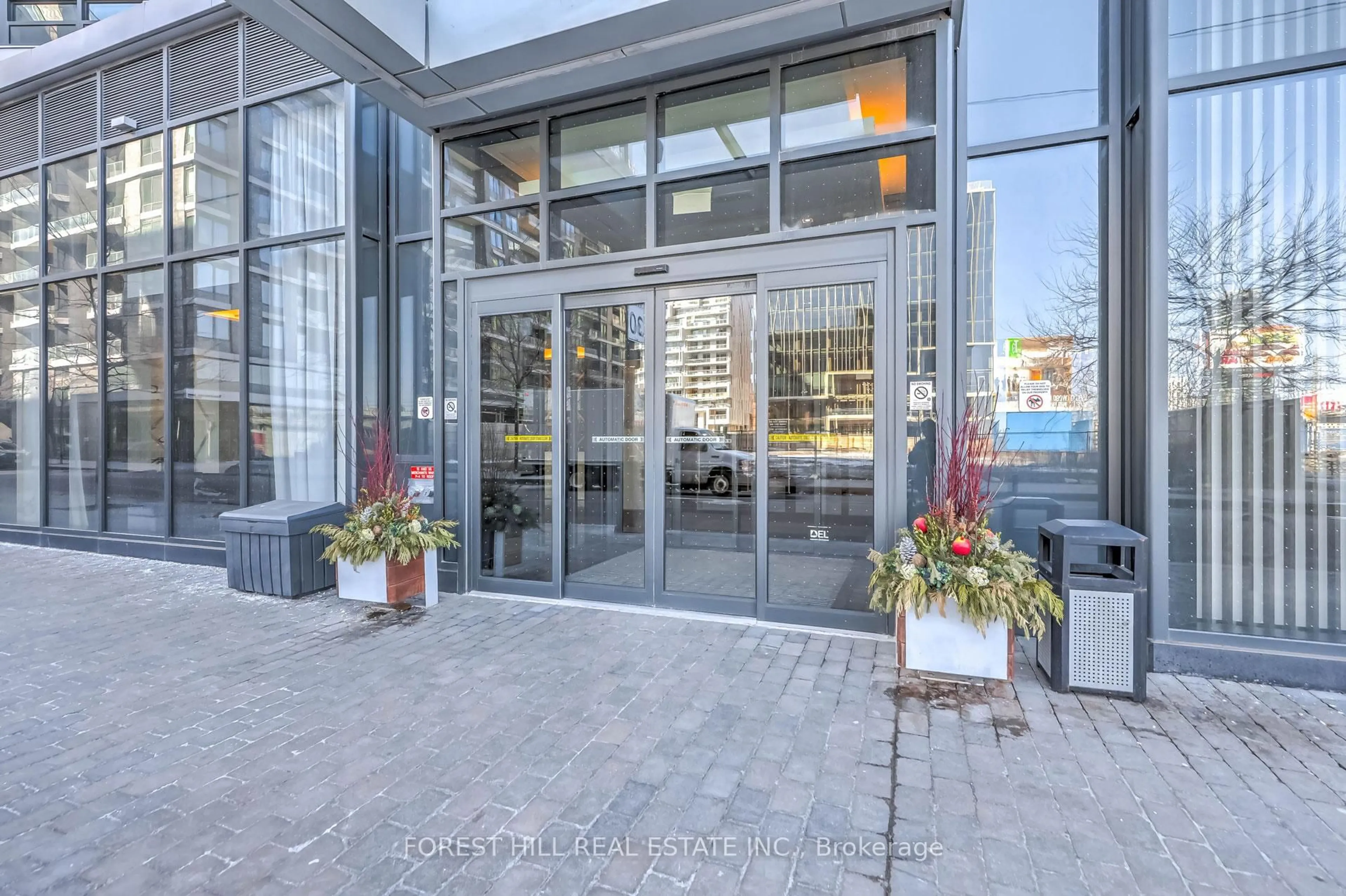 Indoor foyer for 15 Merchants' Wharf N/A #642, Toronto Ontario M5A 0N8