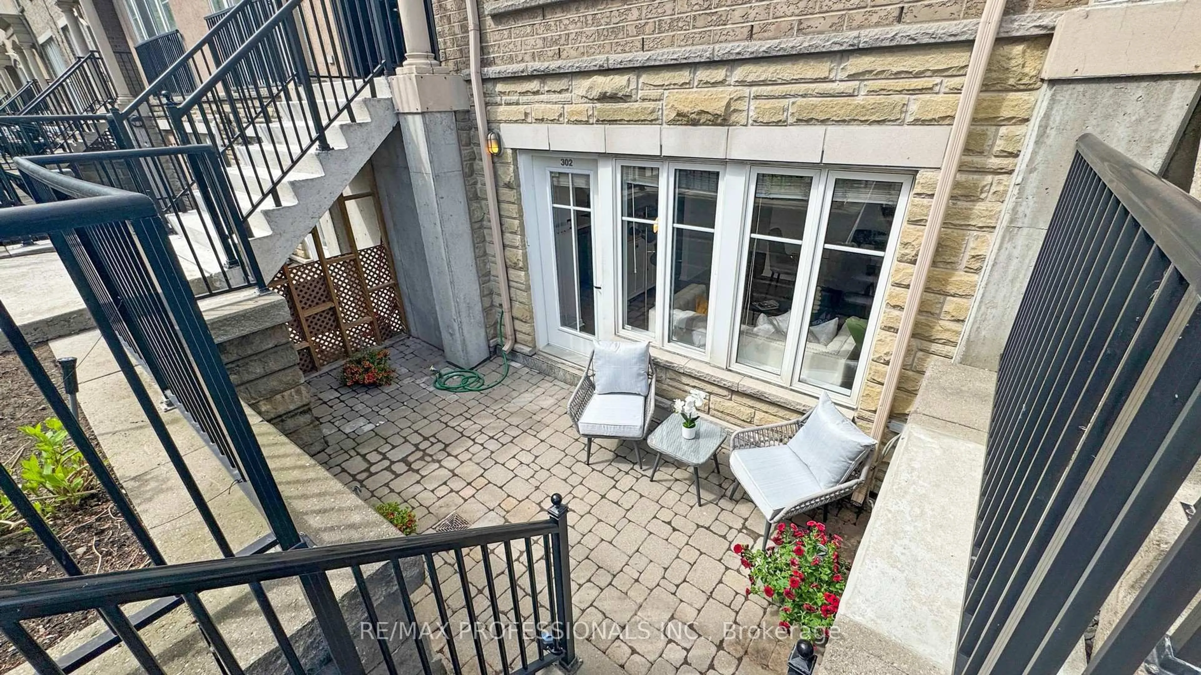 Patio, street for 30 Western Battery Rd #302, Toronto Ontario M6K 3N9