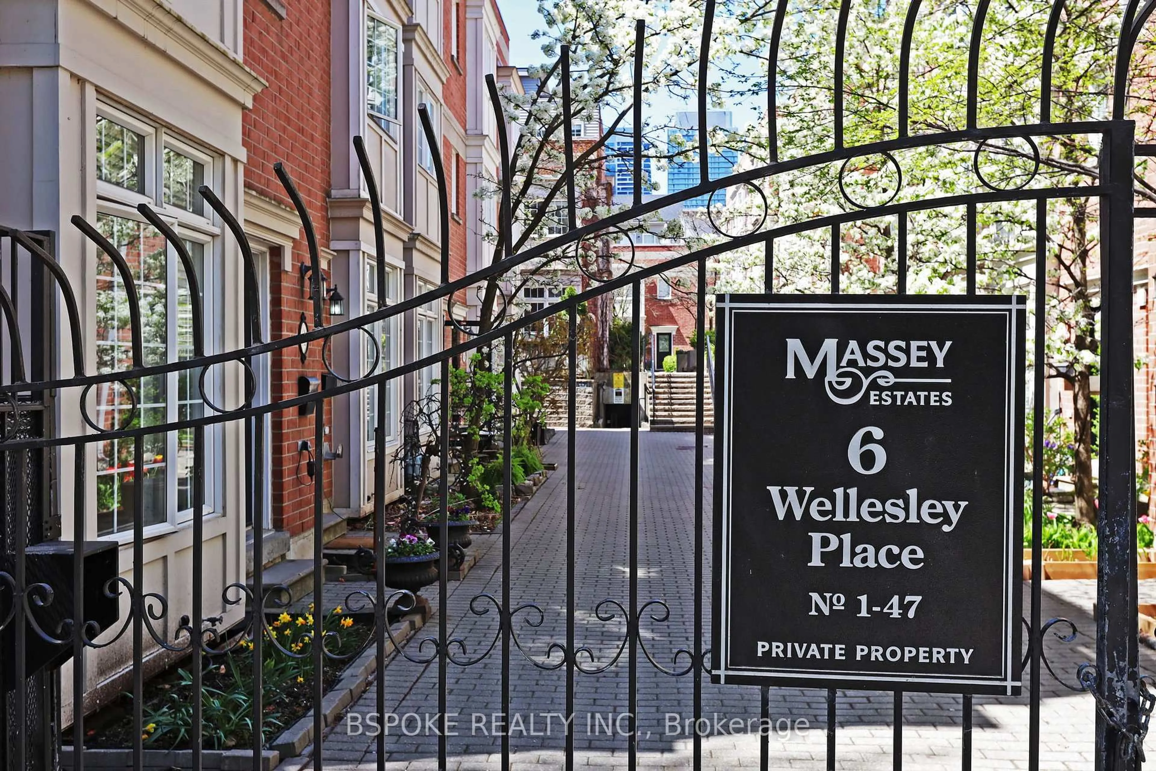 Indoor entryway for 6 Wellesley Pl #3, Toronto Ontario M4Y 3E1