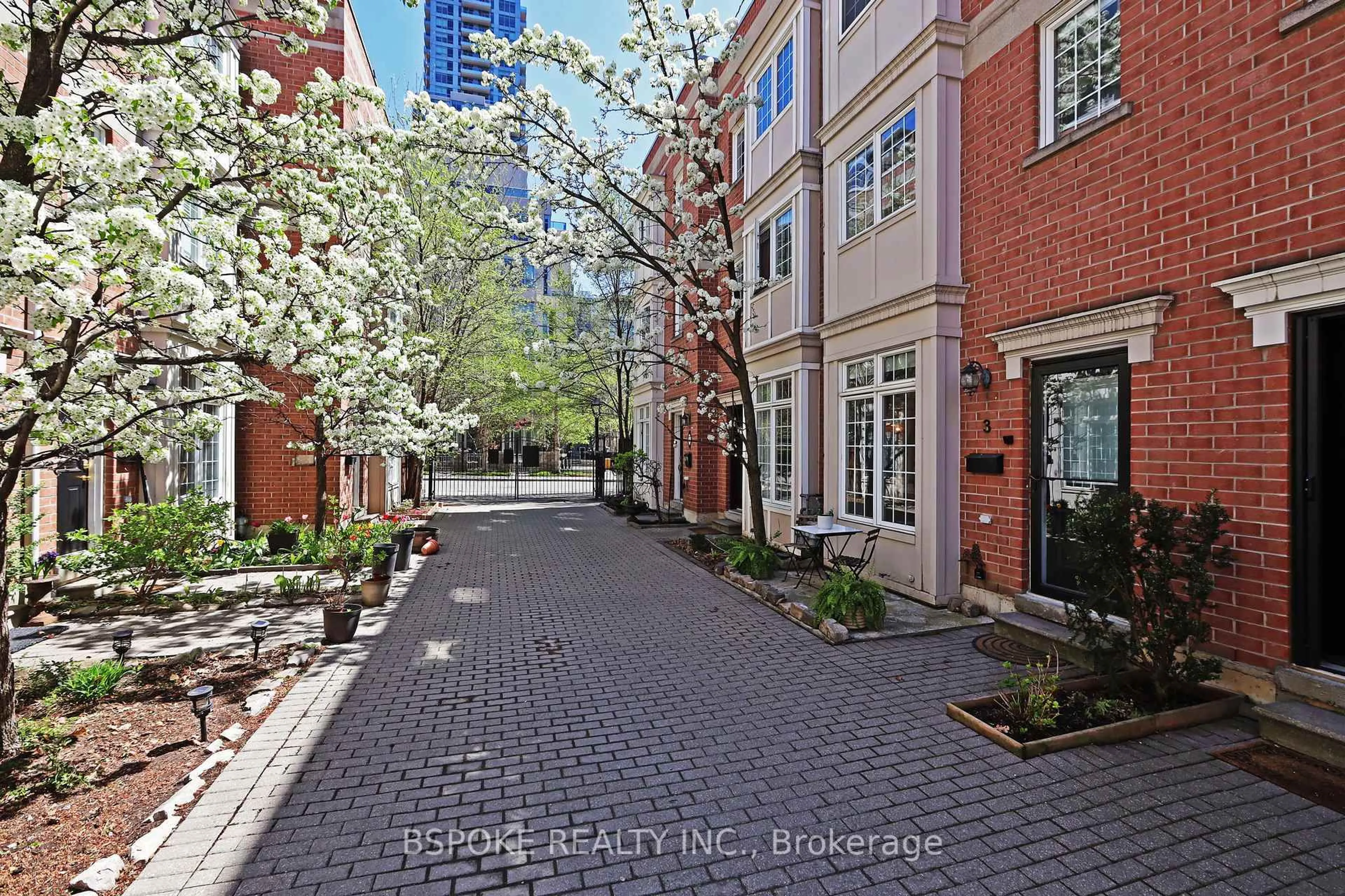 Patio, street for 6 Wellesley Pl #3, Toronto Ontario M4Y 3E1