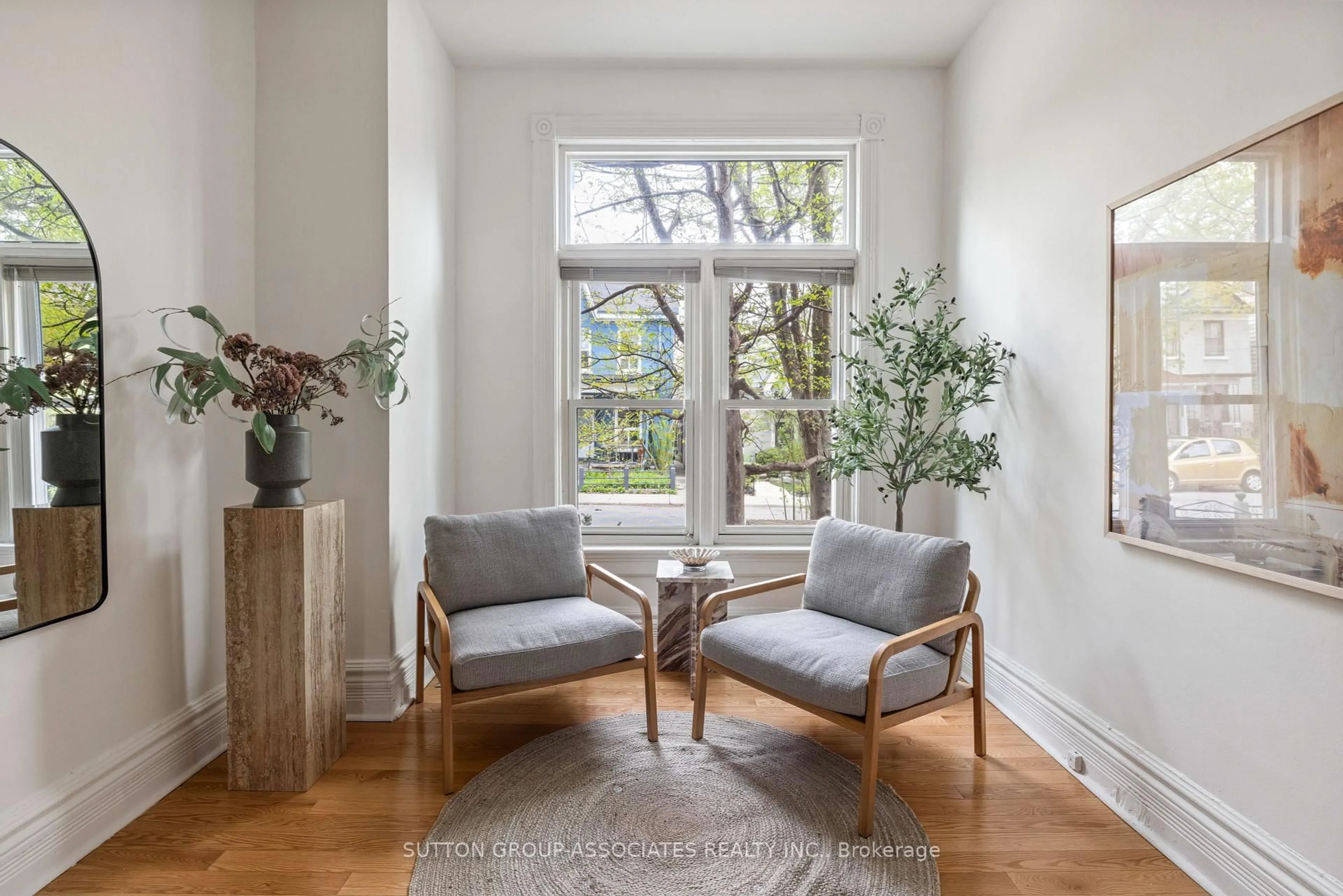 Living room with furniture, unknown for 102 Major St, Toronto Ontario M5S 2L2