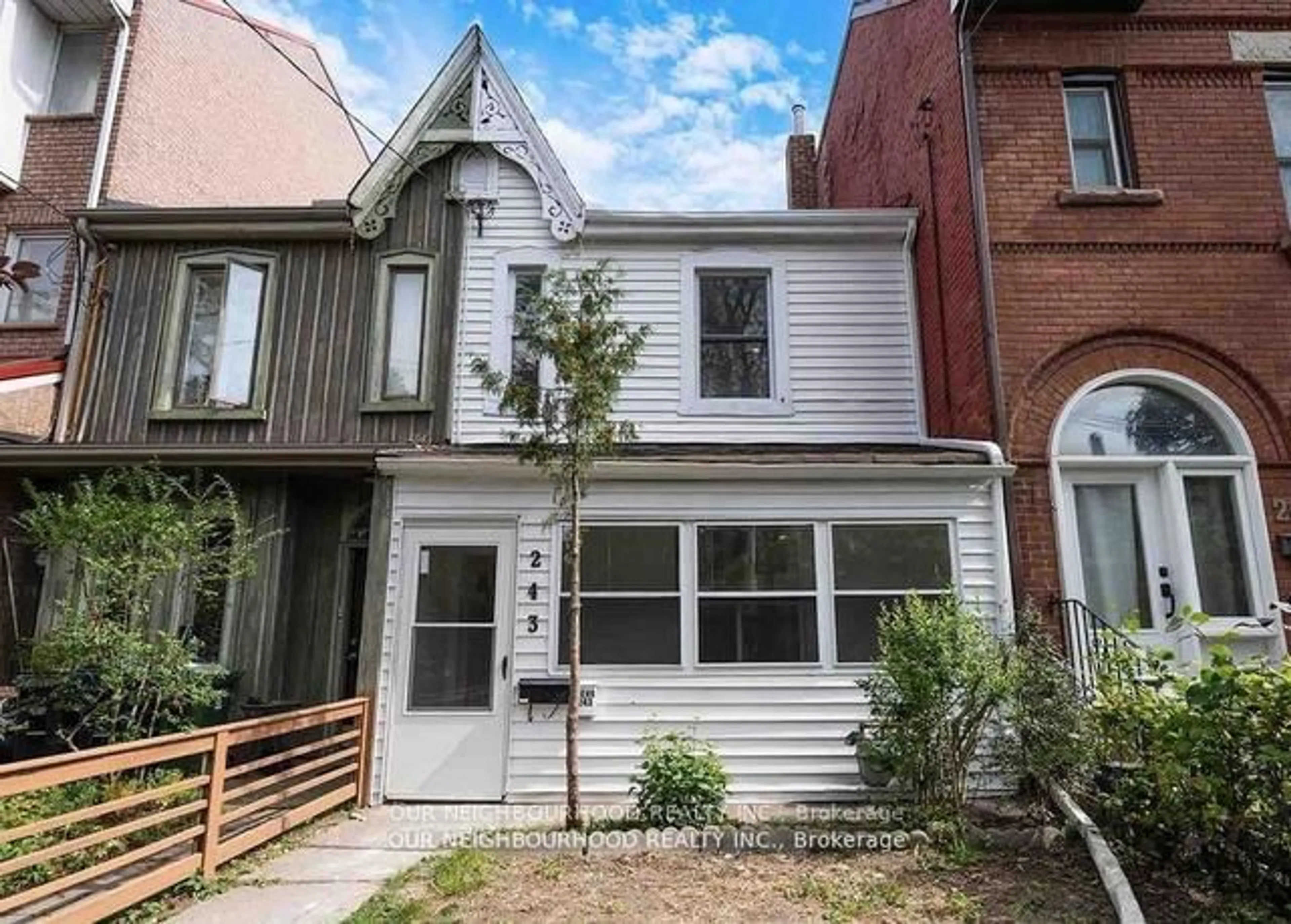 Home with brick exterior material, street for 243 Lippincott St, Toronto Ontario M5S 2P4