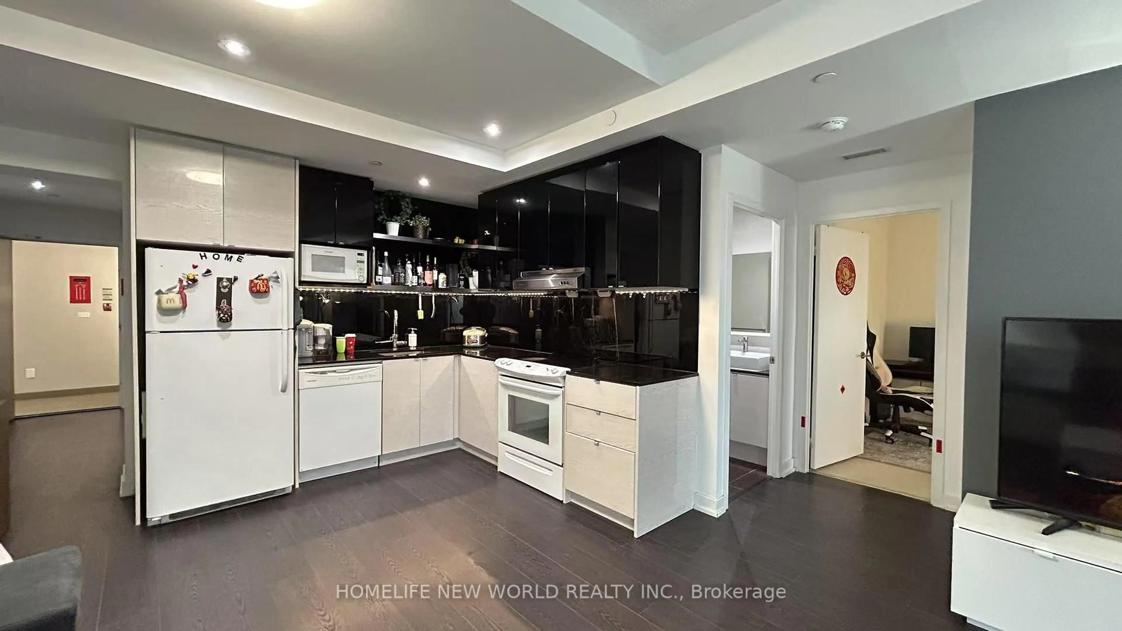 Contemporary kitchen, ceramic/tile floor for 72 Esther Shiner Blvd #221, Toronto Ontario M2K 0C4