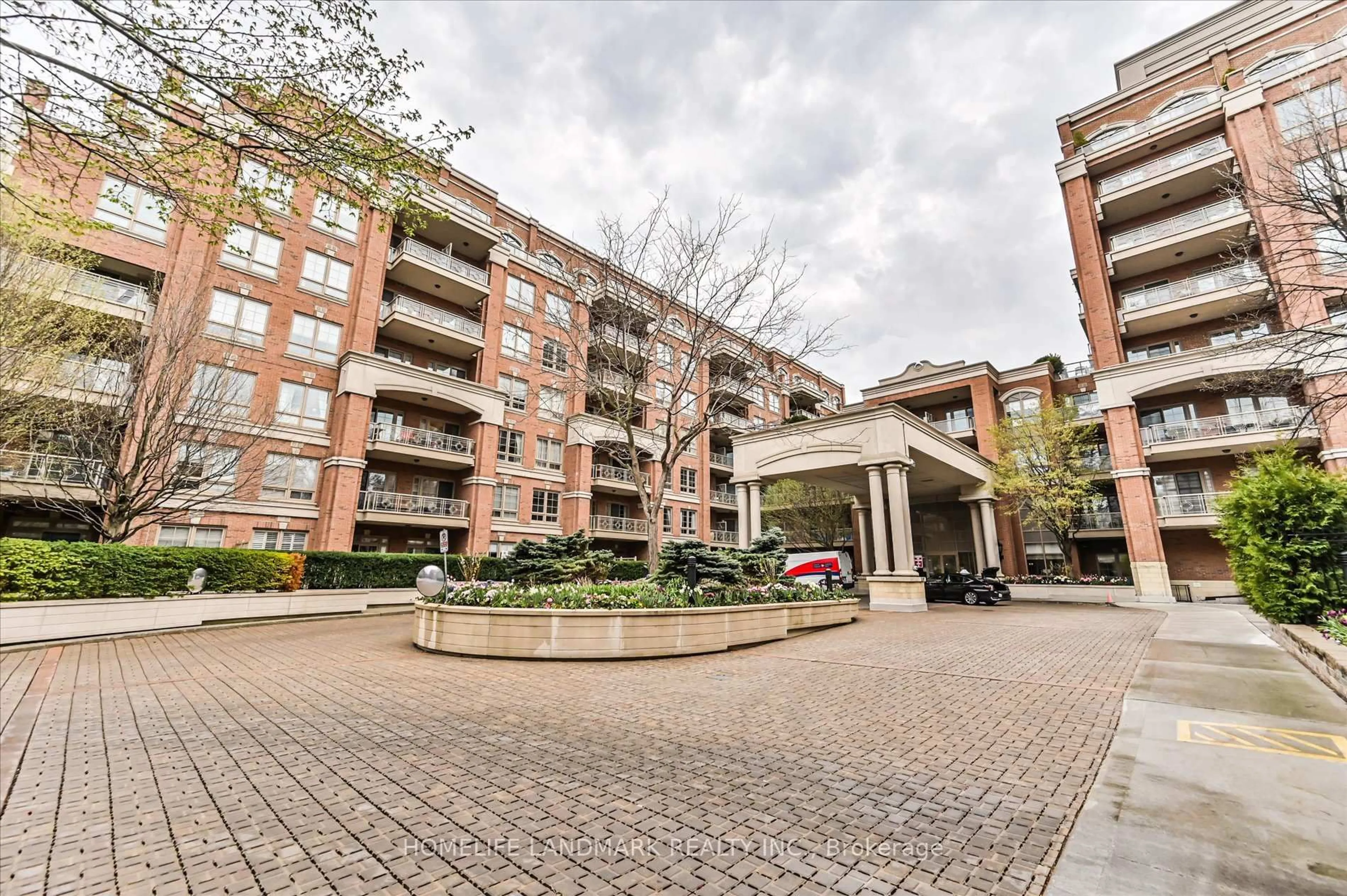 Patio, street for 20 Burkebrook Pl #221, Toronto Ontario M4G 0A1