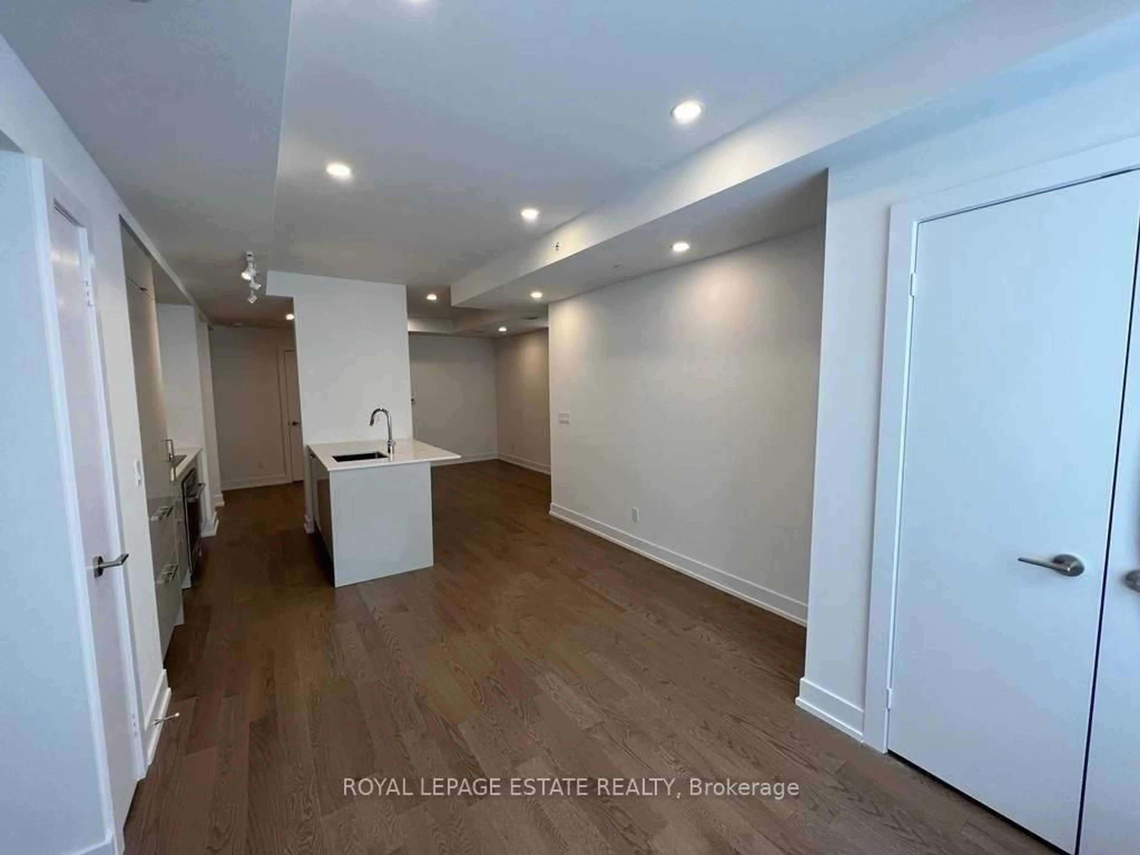 A pic of a room for 175 Pears Ave #Th8, Toronto Ontario M5R 0C1