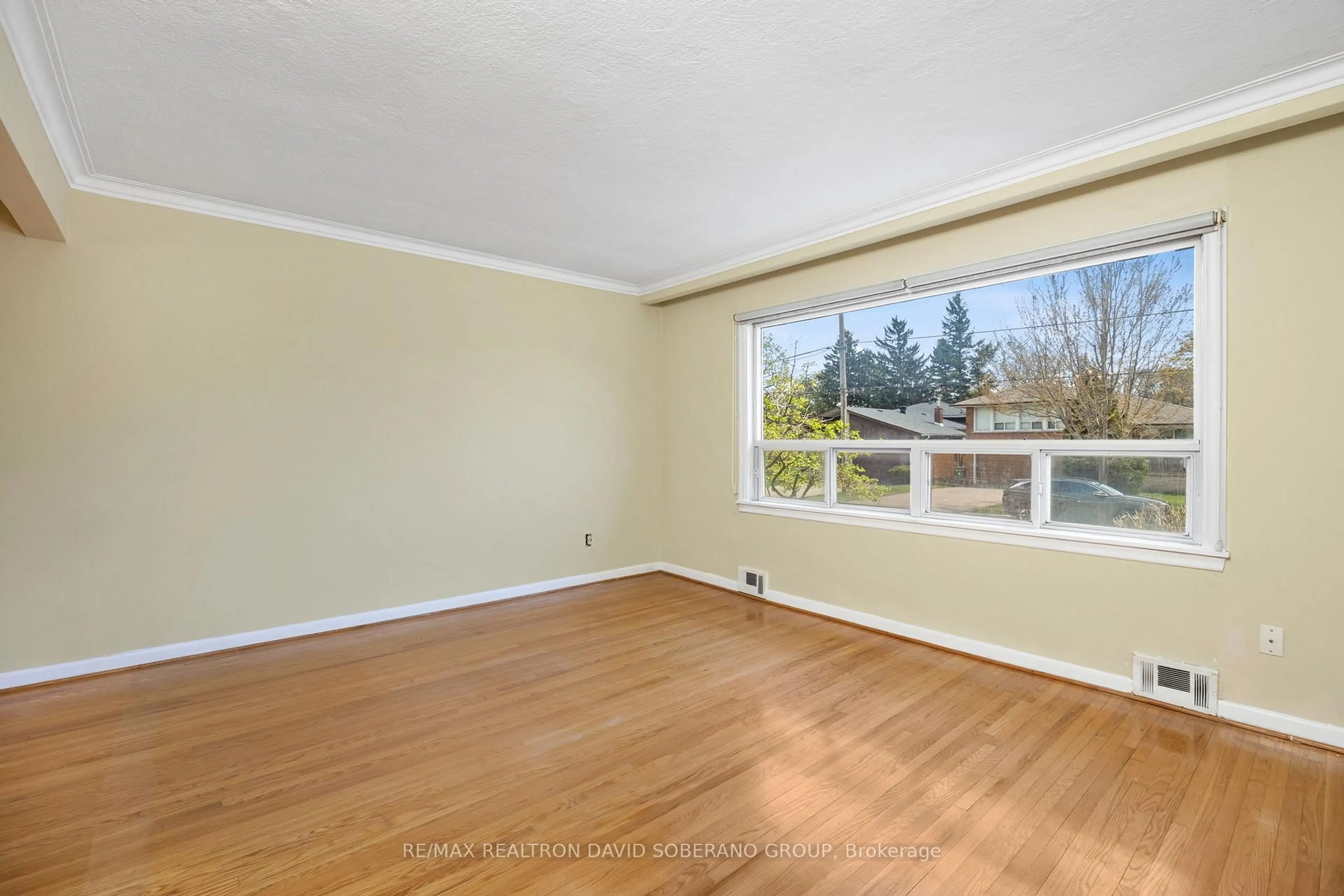 A pic of a room for 100 Sultana Ave, Toronto Ontario M6A 1T3