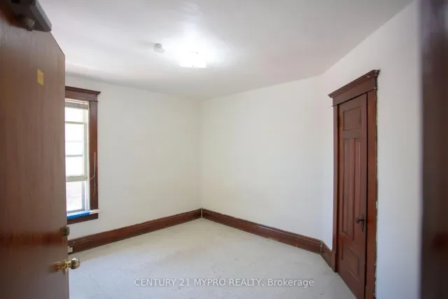 Additional property image - 35 Huron St