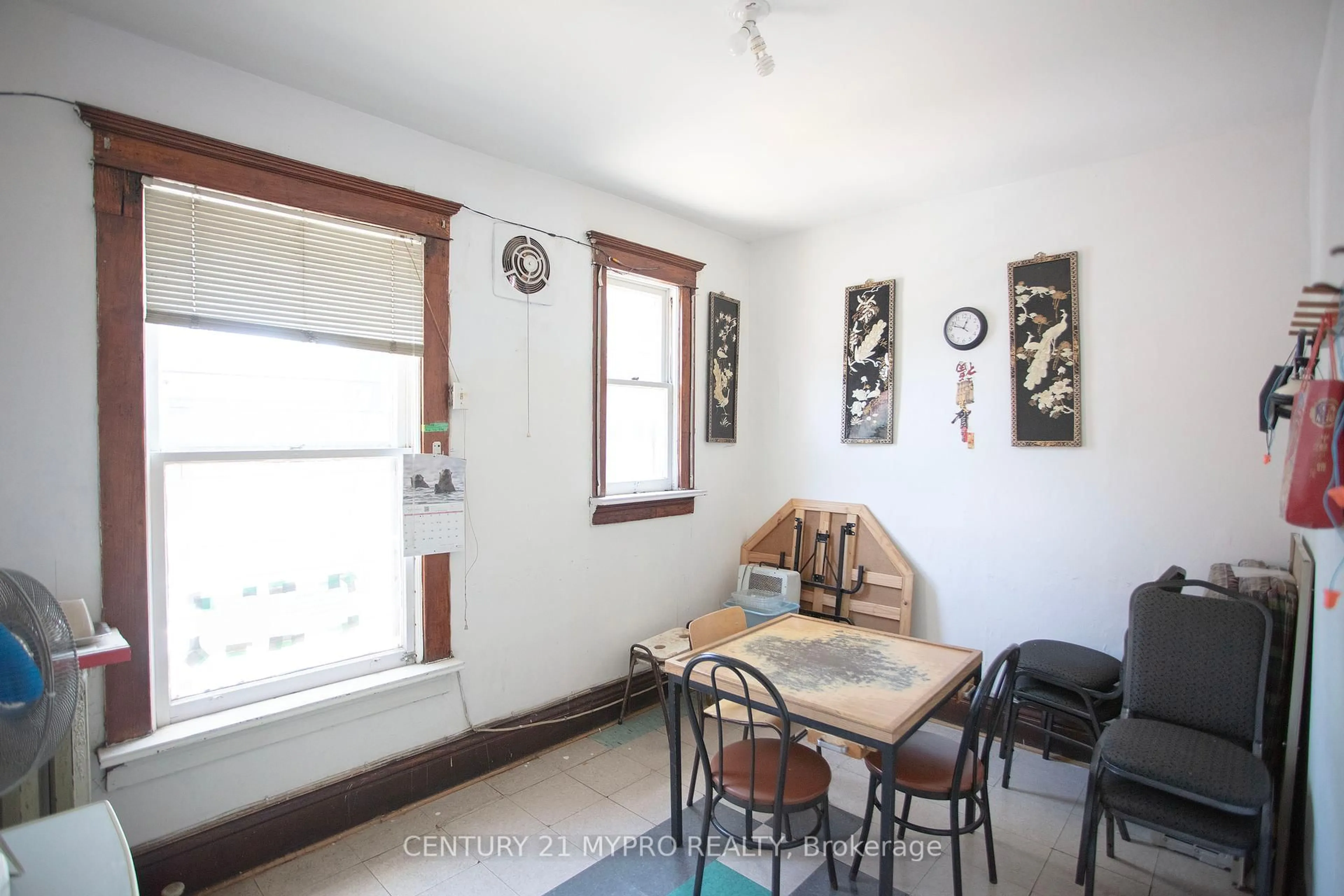 Dining room, unknown for 35 Huron St, Toronto Ontario M5T 2A4