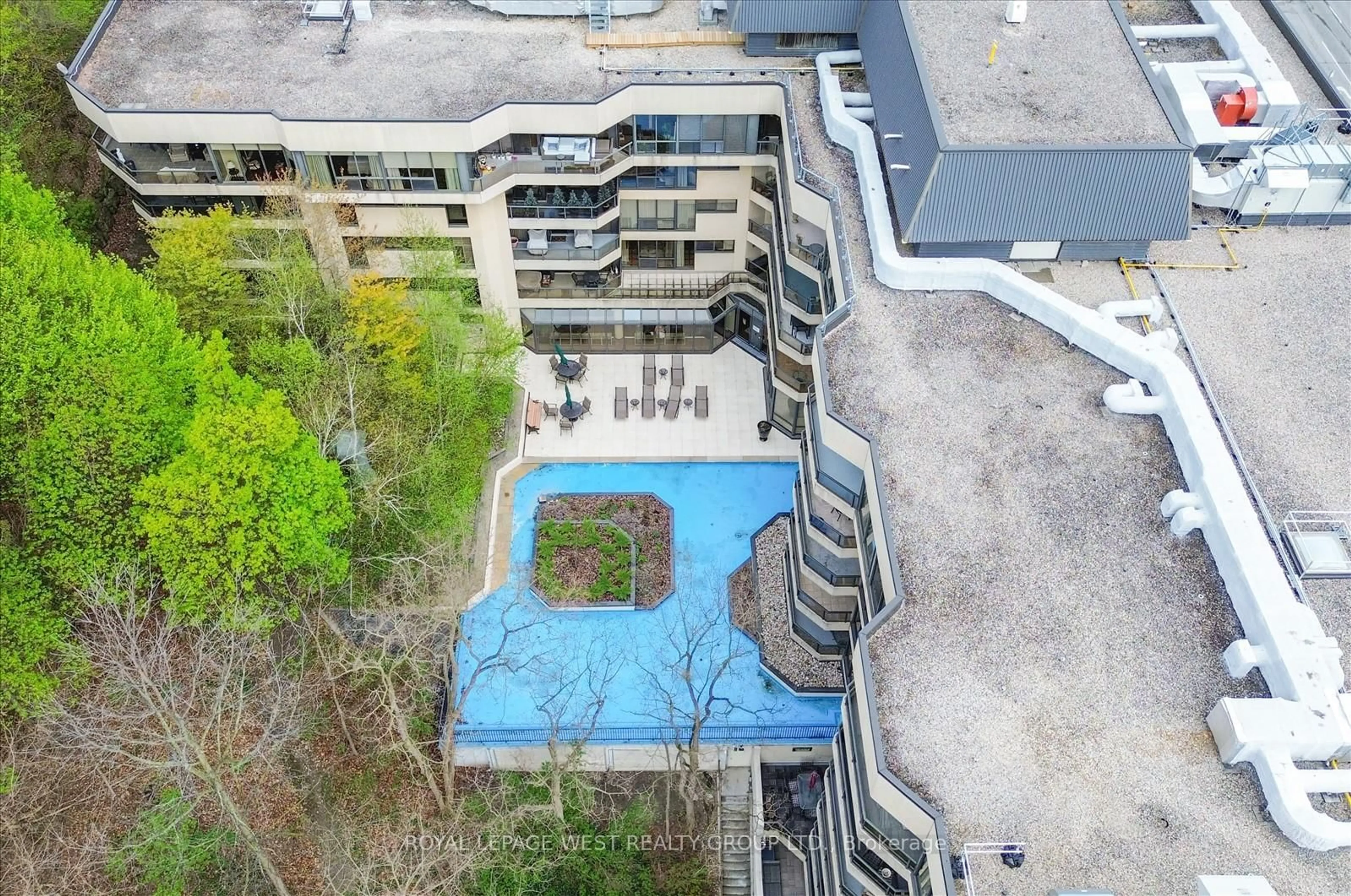 A pic from outside/outdoor area/front of a property/back of a property/a pic from drone, city buildings view from balcony for 3900 Yonge St #909, Toronto Ontario M4N 3N6