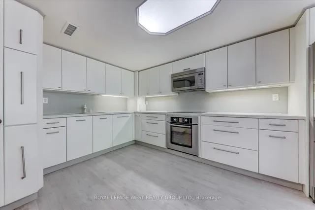 Additional property image - 3900 Yonge St Unit 909