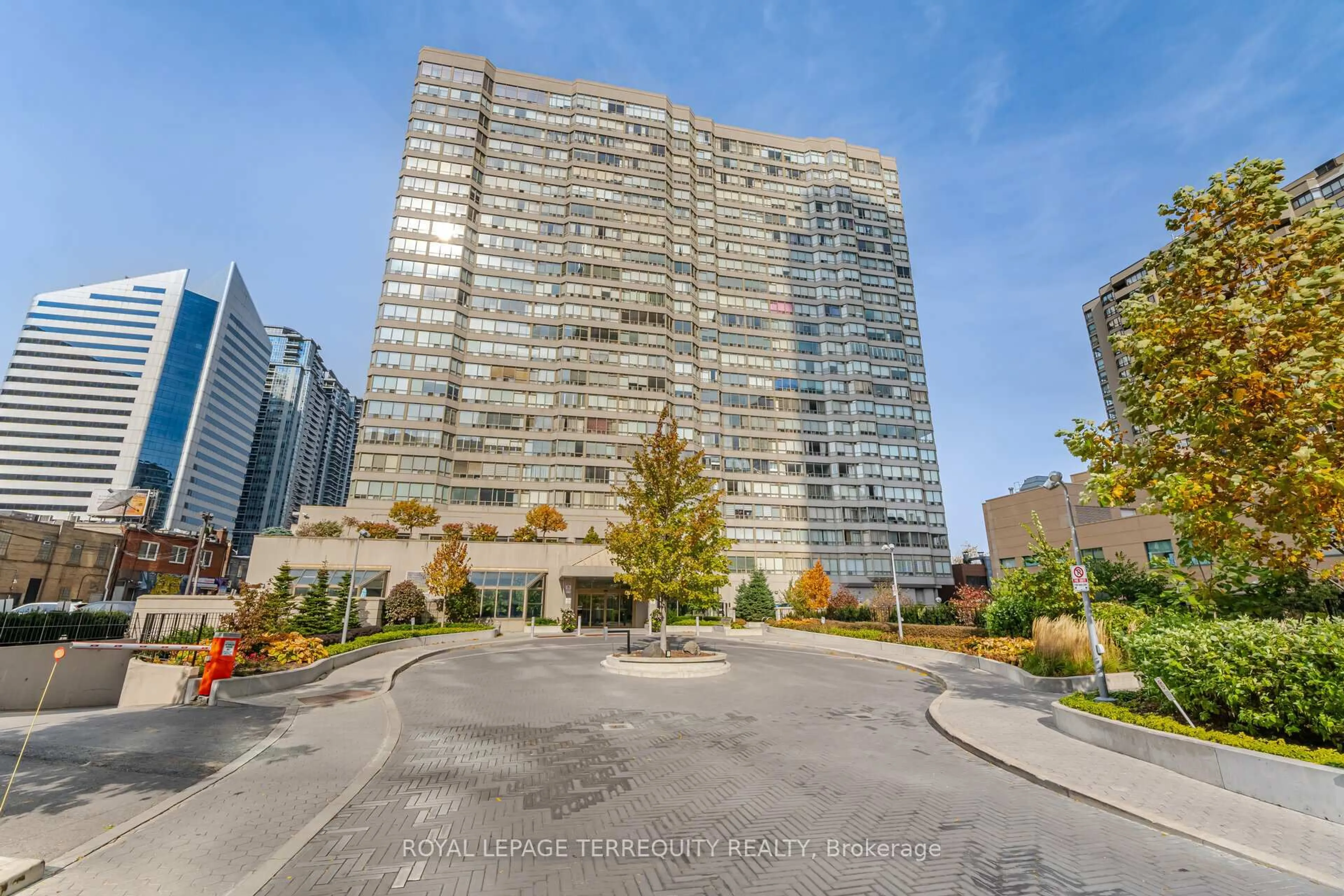 Unknown for 30 Greenfield Ave #1716, Toronto Ontario M2N 6N3