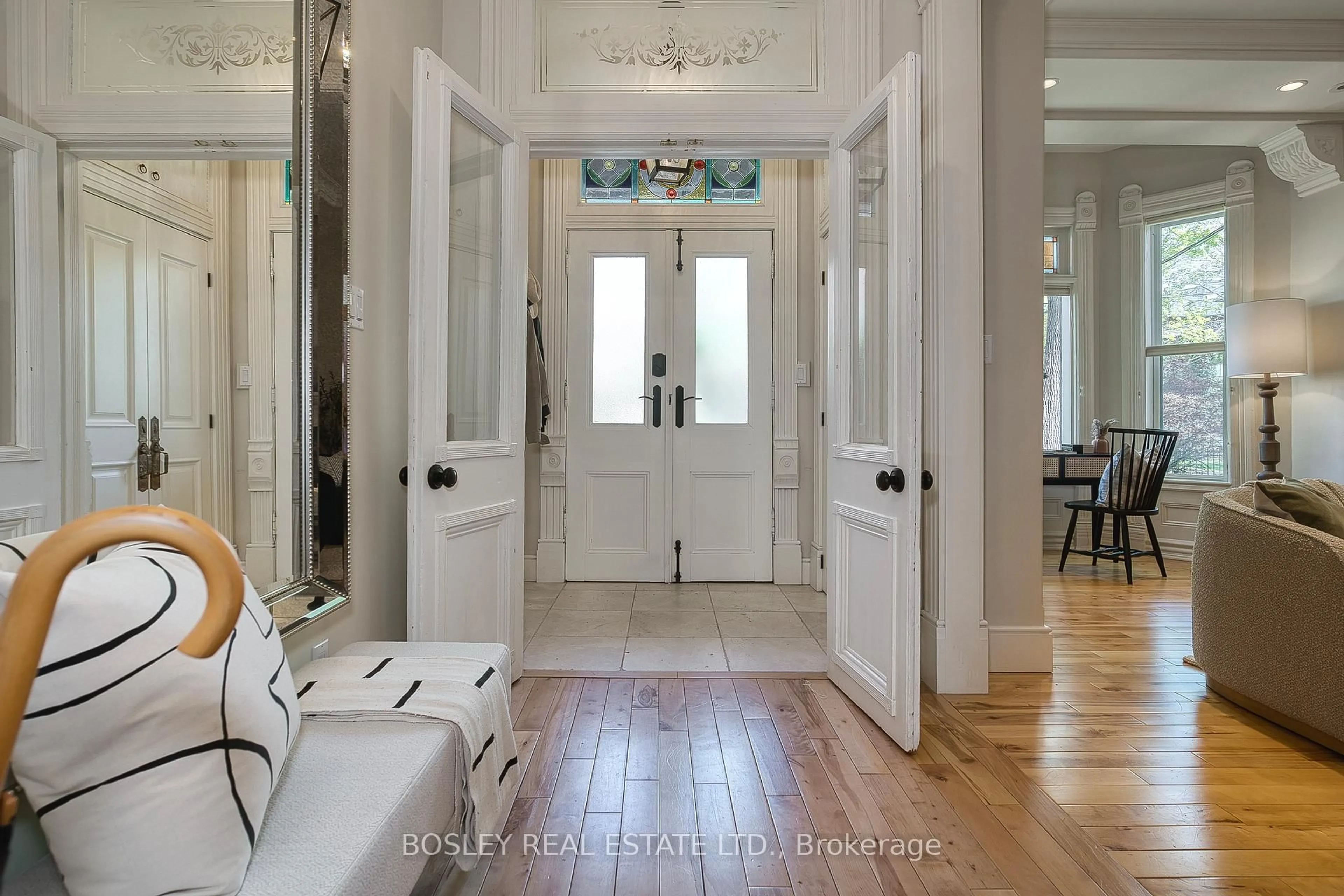 Indoor entryway for 83 Willcocks St, Toronto Ontario M5S 1C9