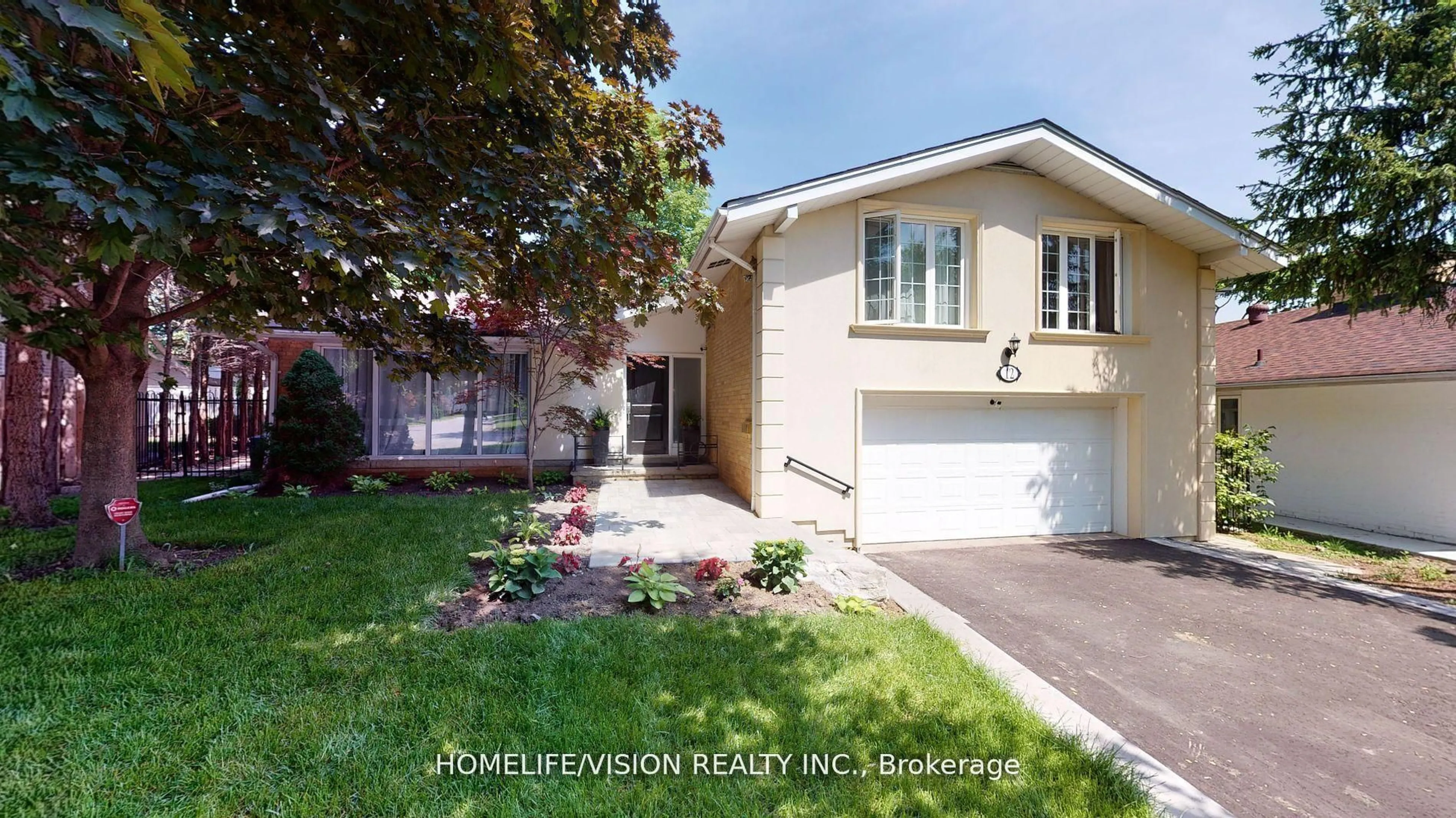 Home with vinyl exterior material, street for 12 Flaremore Cres, Toronto Ontario M2K 1V1
