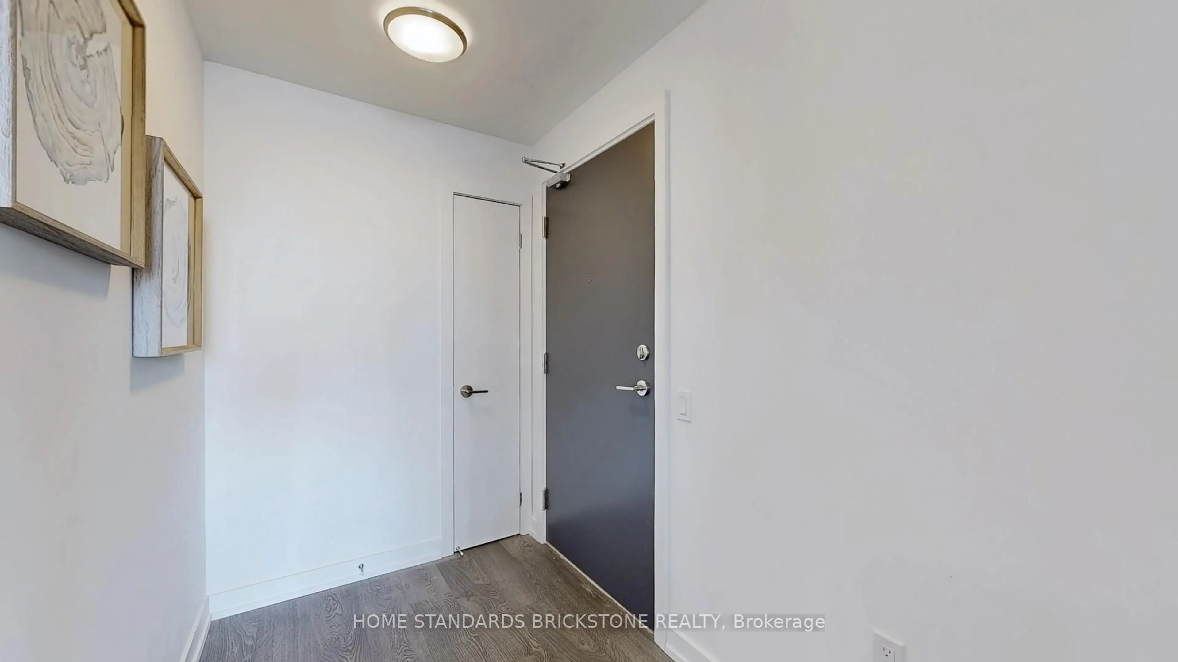 Indoor entryway for 8 Olympic Garden Dr #S1014, Toronto Ontario M2M 0B9