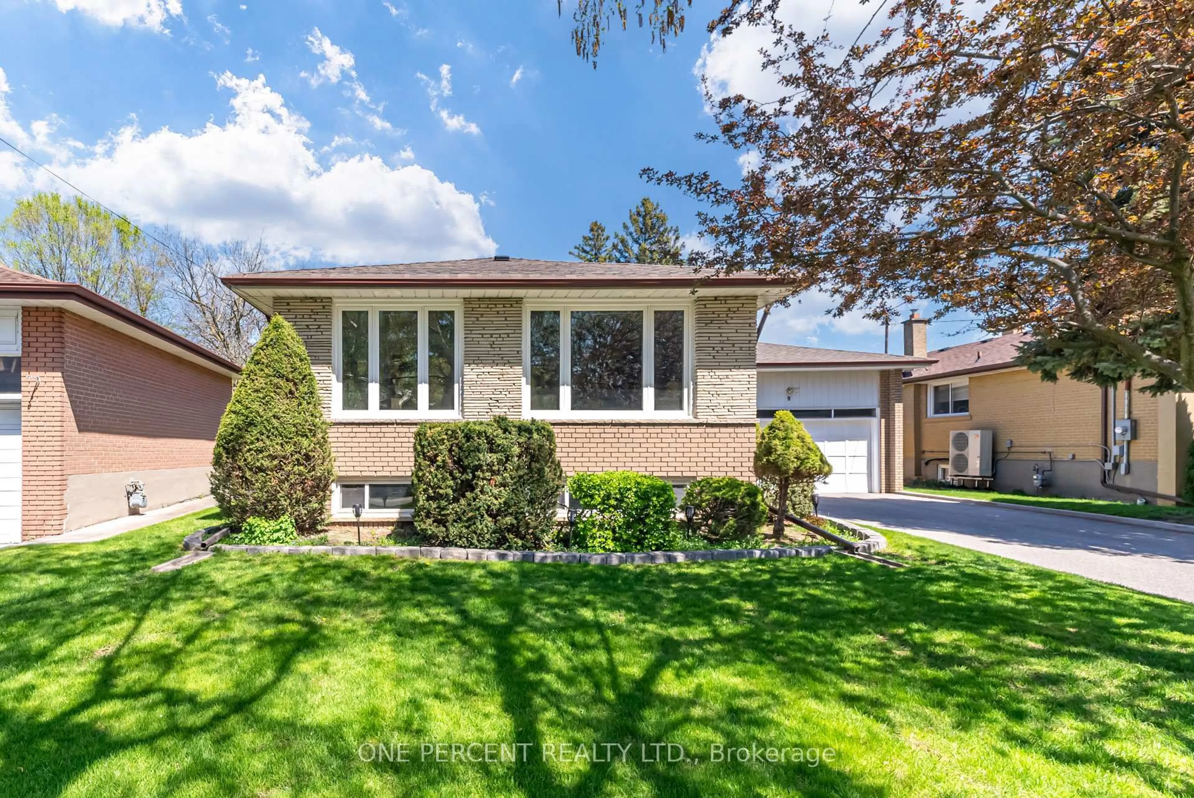 Home with brick exterior material, street for 9 Geraldton Cres, Toronto Ontario M2J 2R5