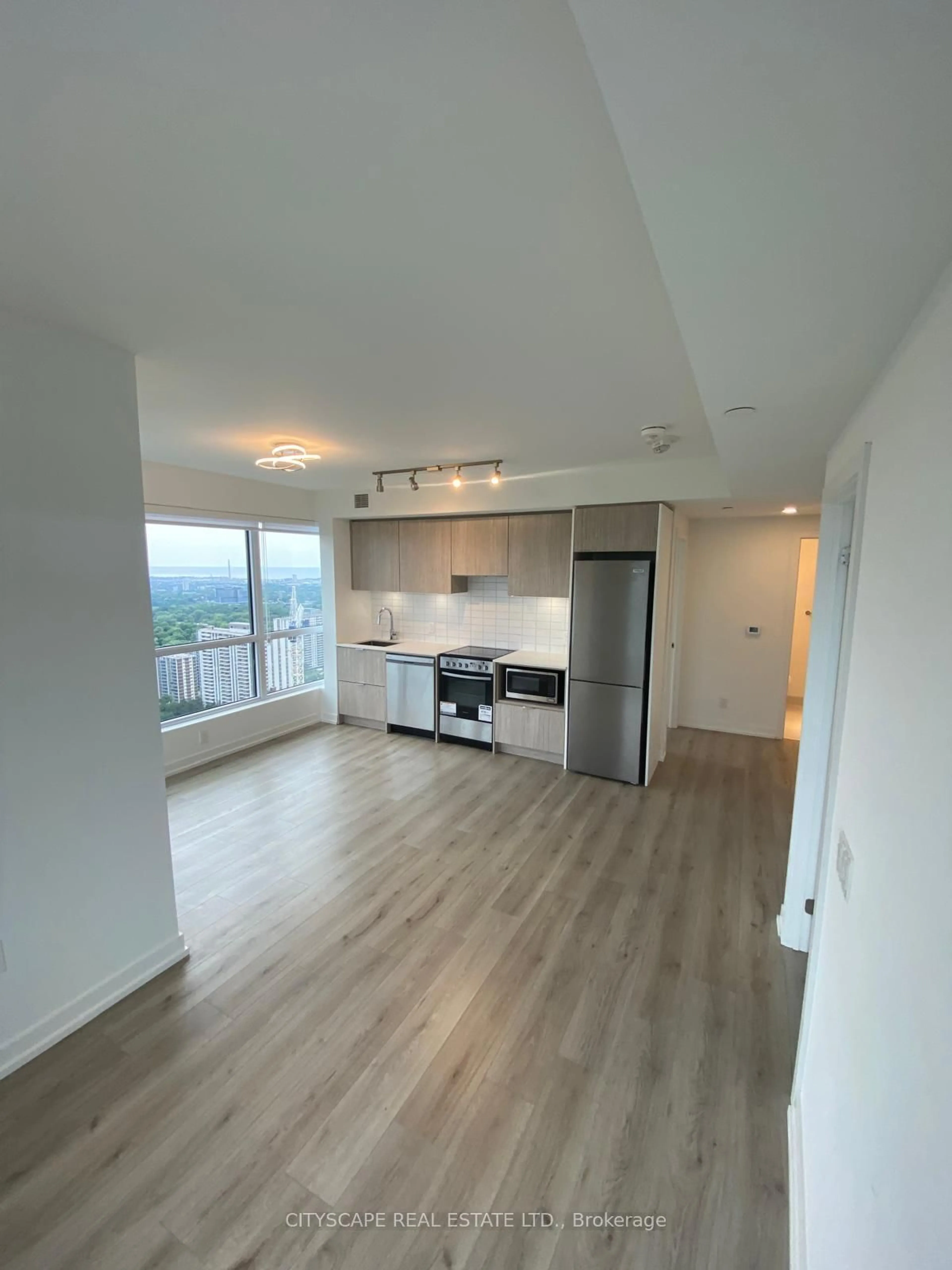 A pic of a room for 395 Bloor St #3607, Toronto Ontario M4W 0B4