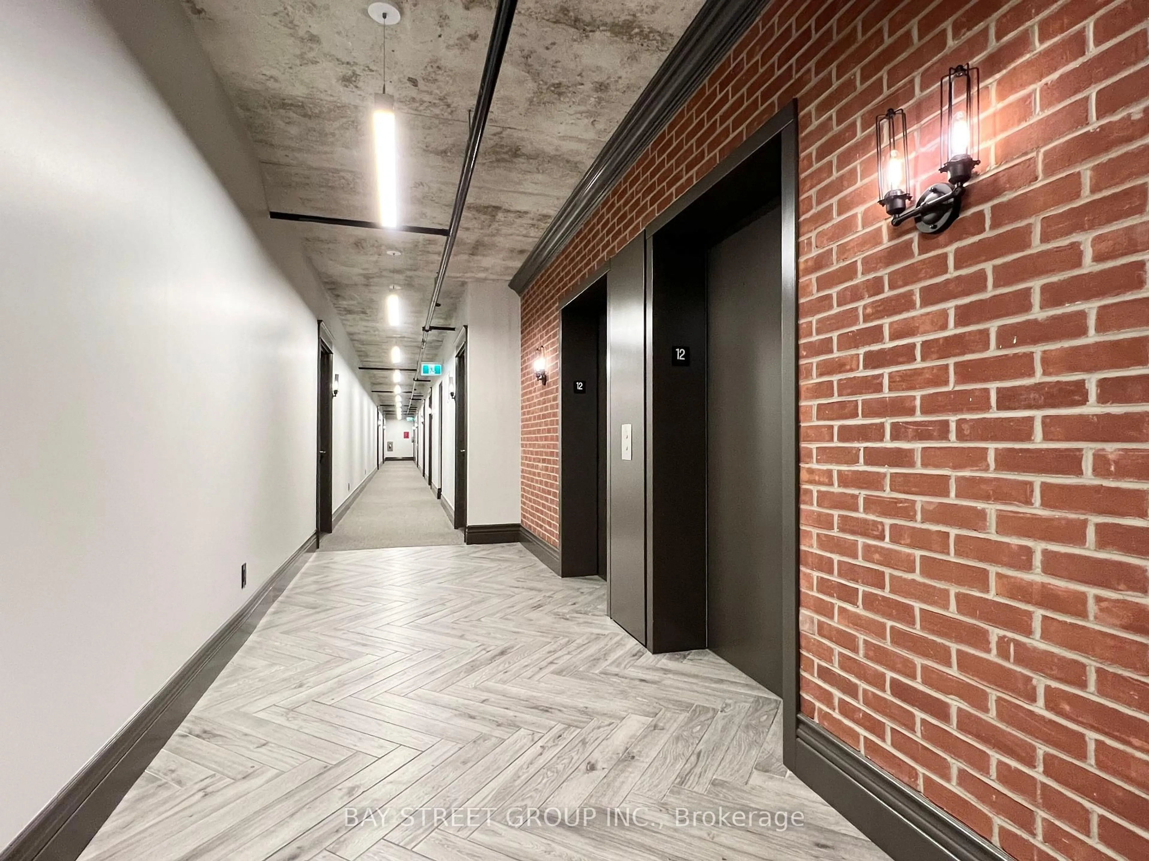 Indoor foyer for 608 Richmond St #1202, Toronto Ontario M5V 0N9