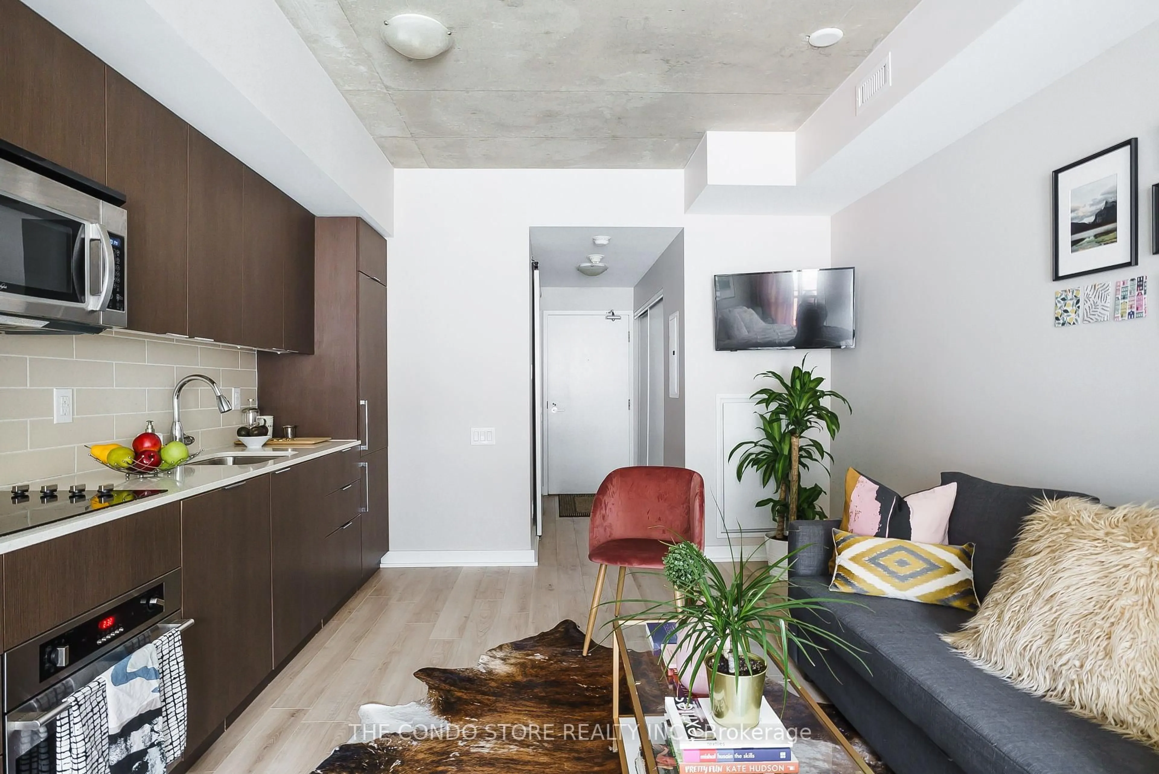 Unknown for 5 Hanna Ave #212, Toronto Ontario M6K 0B3