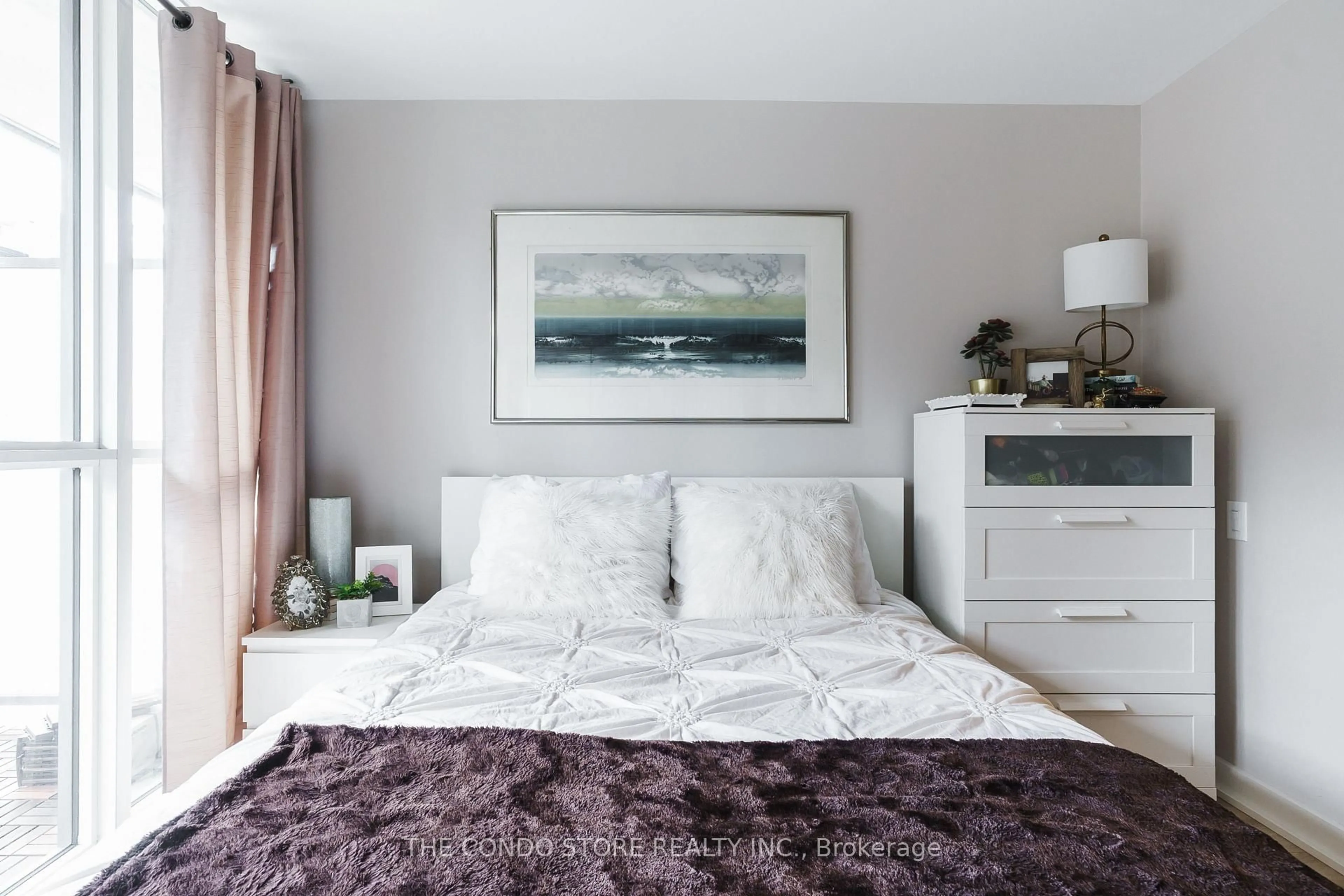 Bedroom with bed, unknown for 5 Hanna Ave #212, Toronto Ontario M6K 0B3