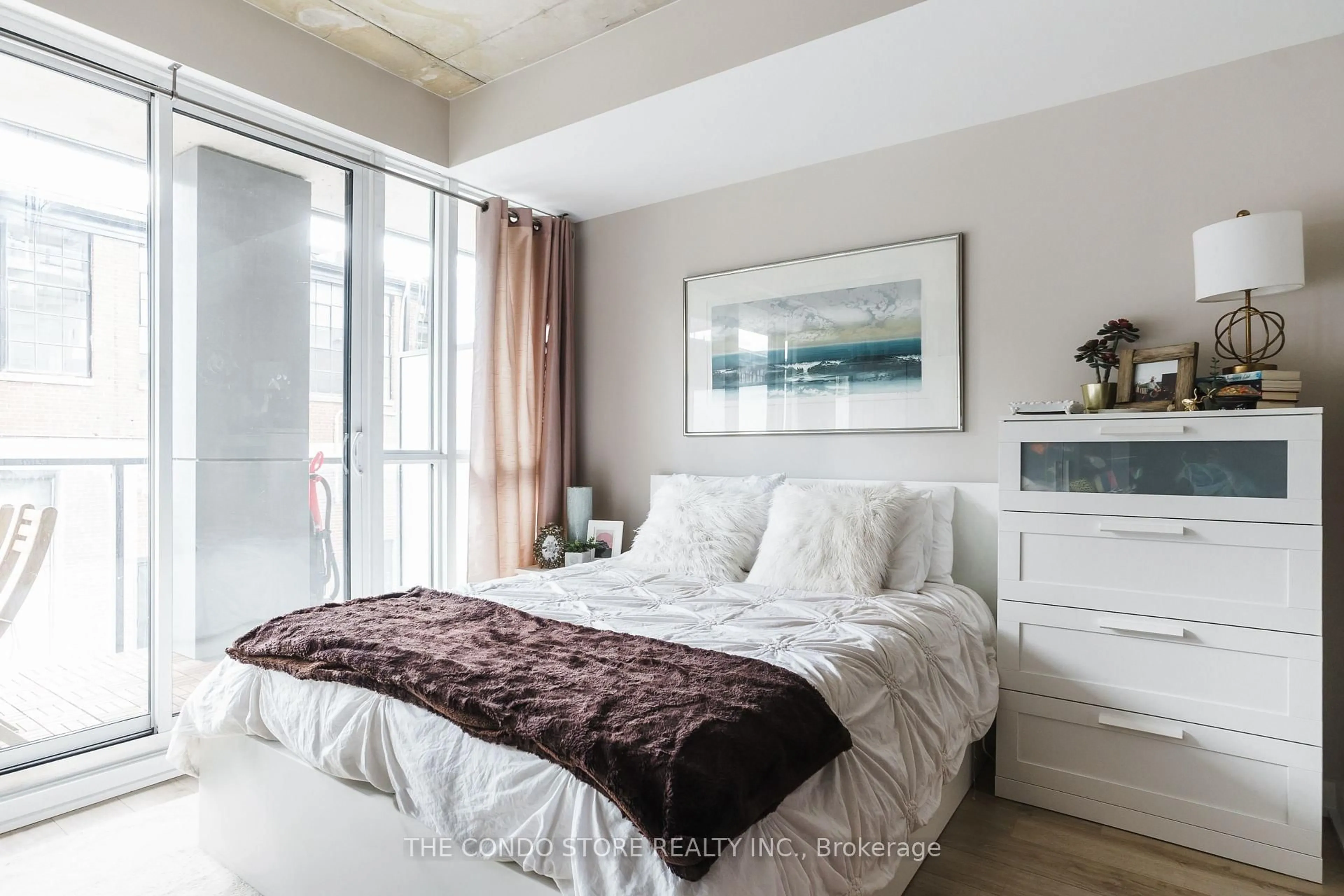 Bedroom with bed, unknown for 5 Hanna Ave #212, Toronto Ontario M6K 0B3