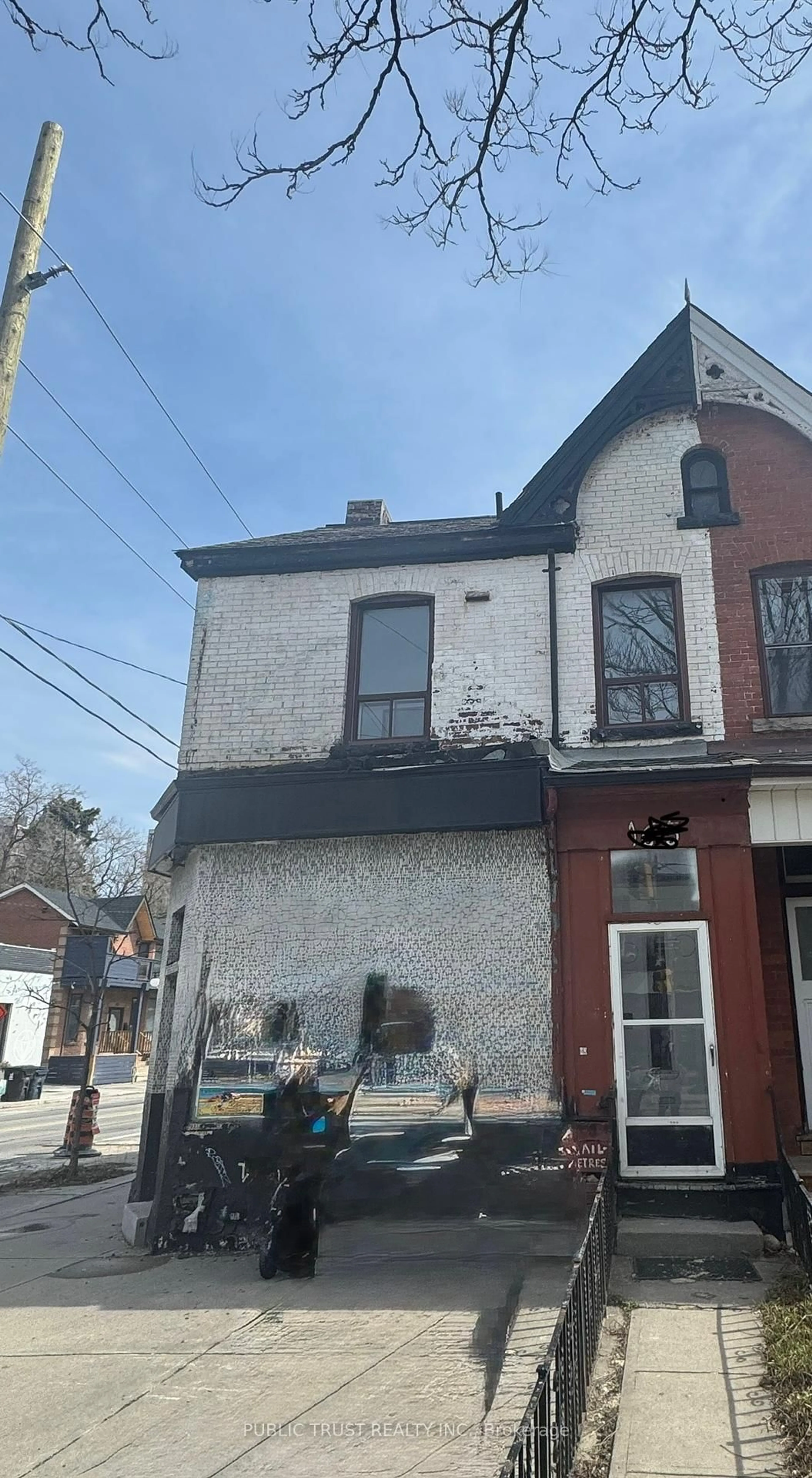 Unknown for 165 Brunswick Ave. N/A, Toronto Ontario M5S 2M3