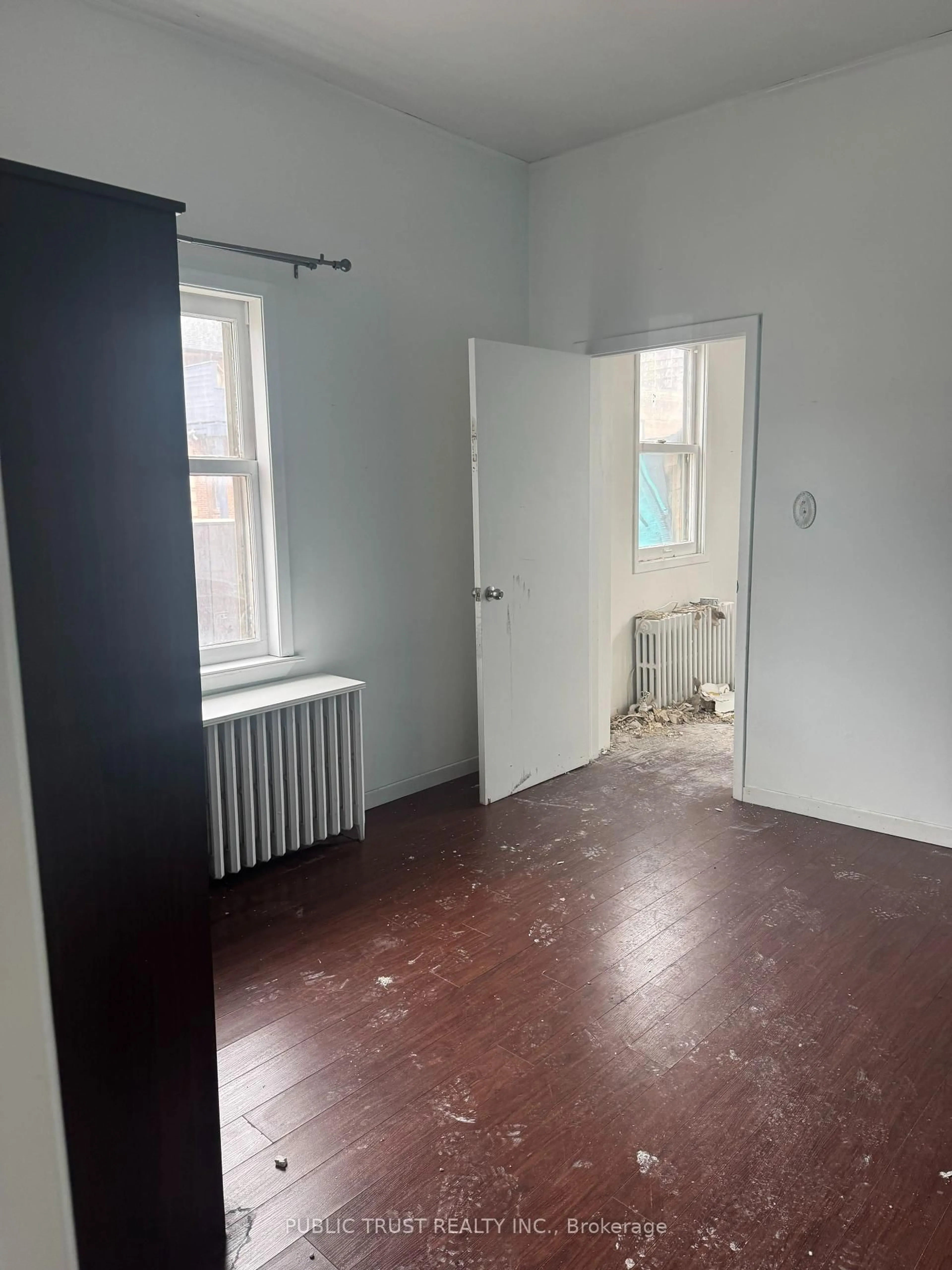 A pic of a room for 165 Brunswick Ave. N/A, Toronto Ontario M5S 2M3