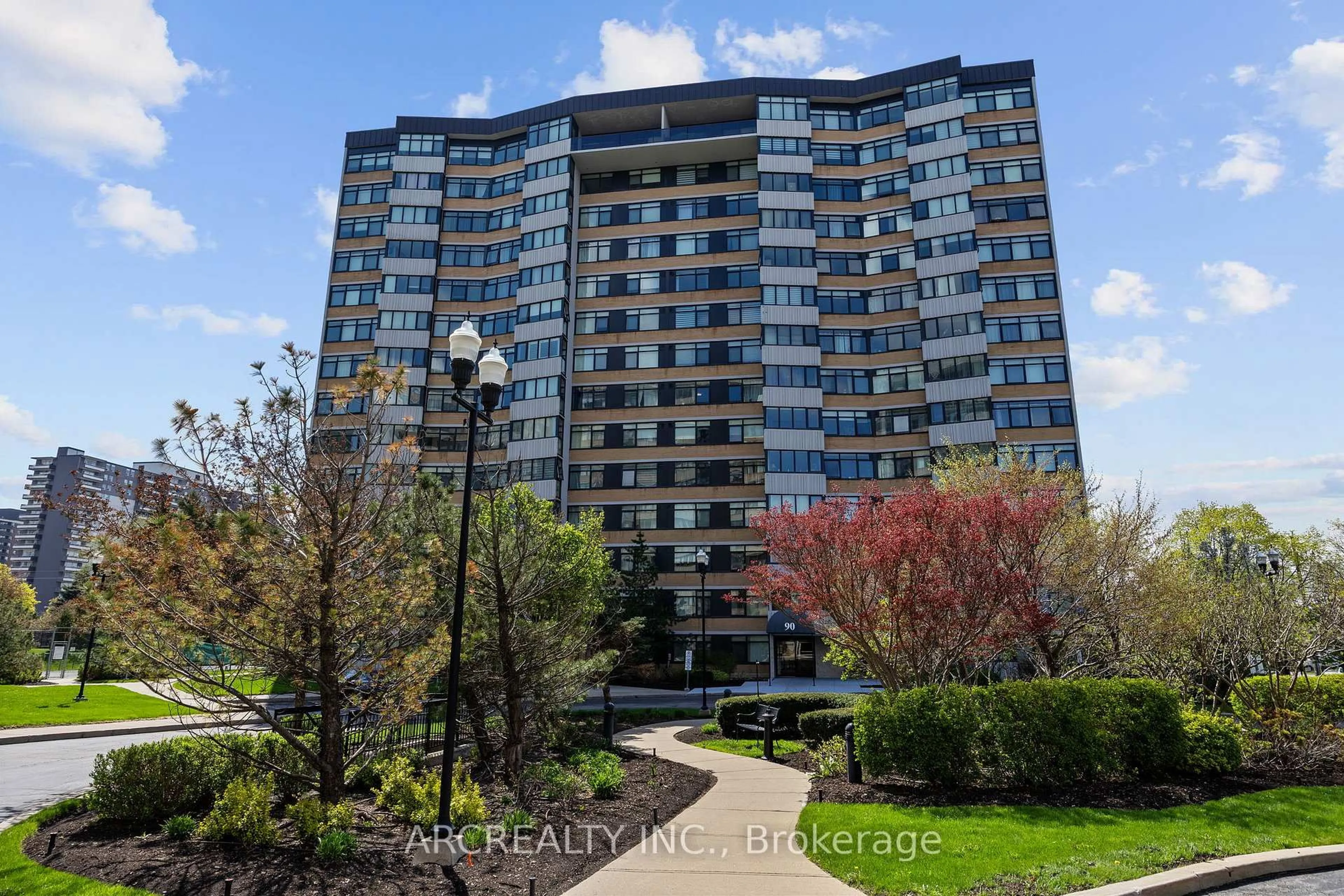 A pic from outside/outdoor area/front of a property/back of a property/a pic from drone, building for 90 Fisherville Rd #304, Toronto Ontario M2R 3J9