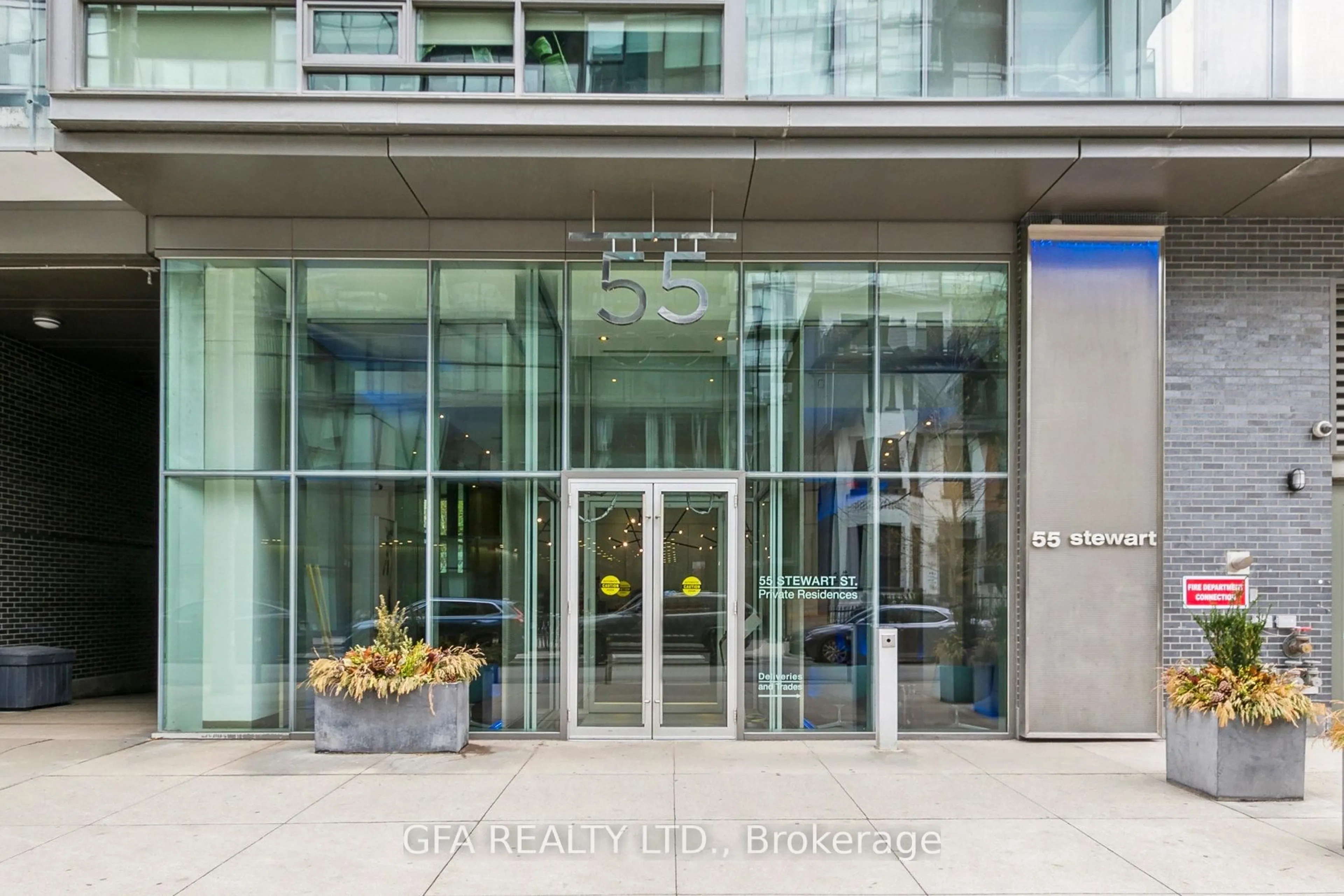 Indoor foyer for 55 Stewart St #413, Toronto Ontario M5V 2V1