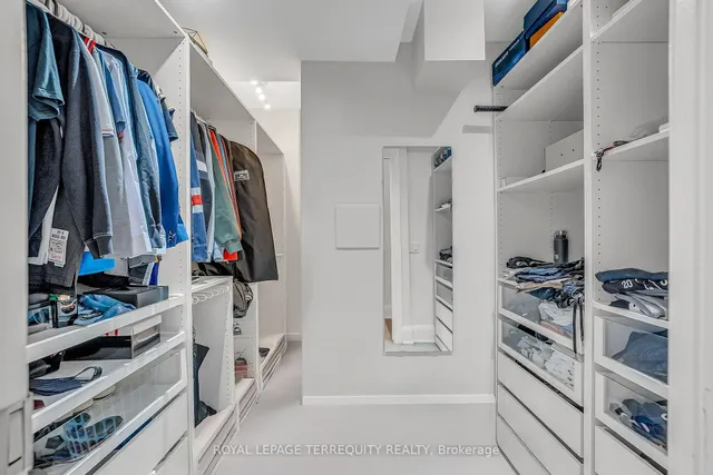 Additional property image - 71 Simcoe St Unit 2103