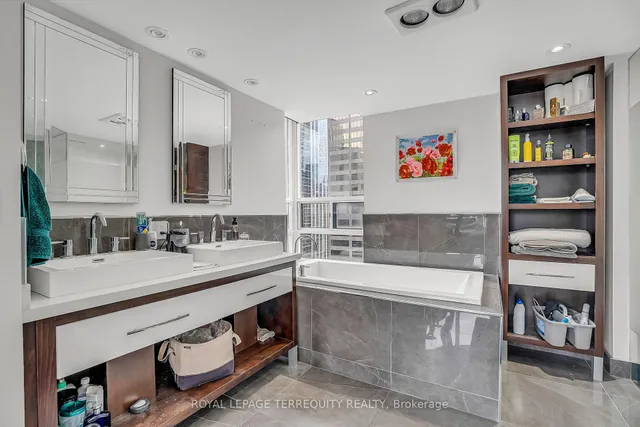 Additional property image - 71 Simcoe St Unit 2103